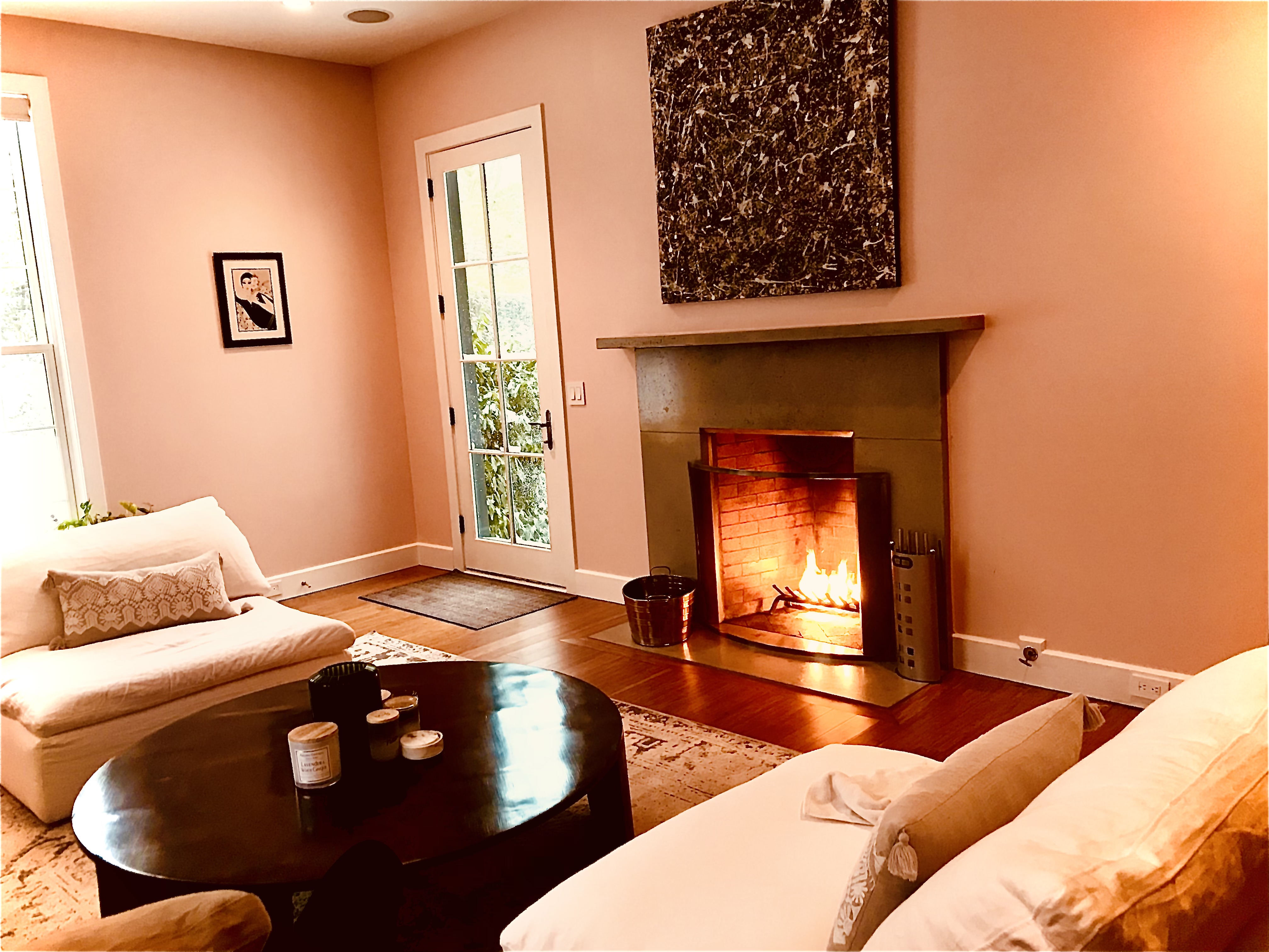 Private Entrance FP Wine Bar Suite sleeps 2/4 179 Guest suites for