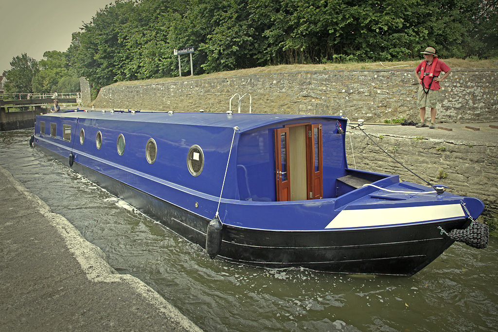 Canal Houseboat Sleeps 2 6 Boats For Rent In Bath England United Kingdom