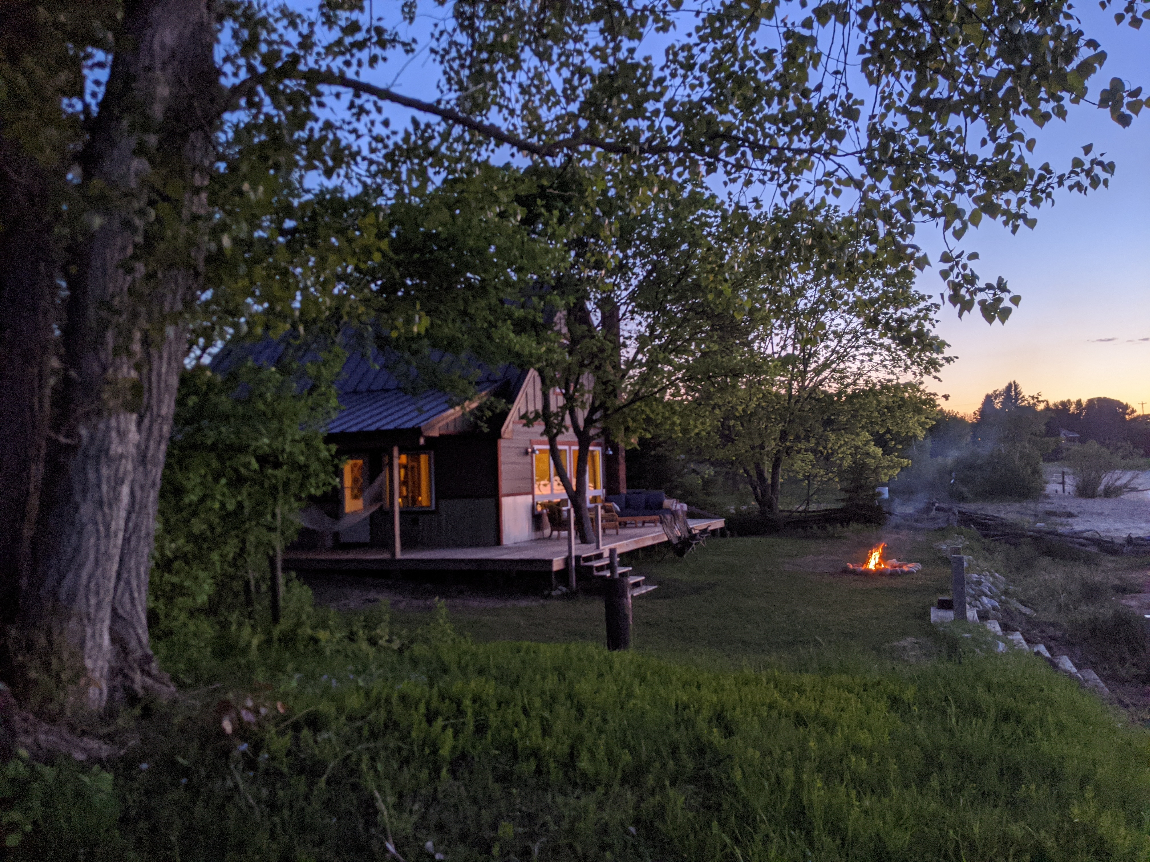 Come enjoy our cozy waterfront house on the bay.