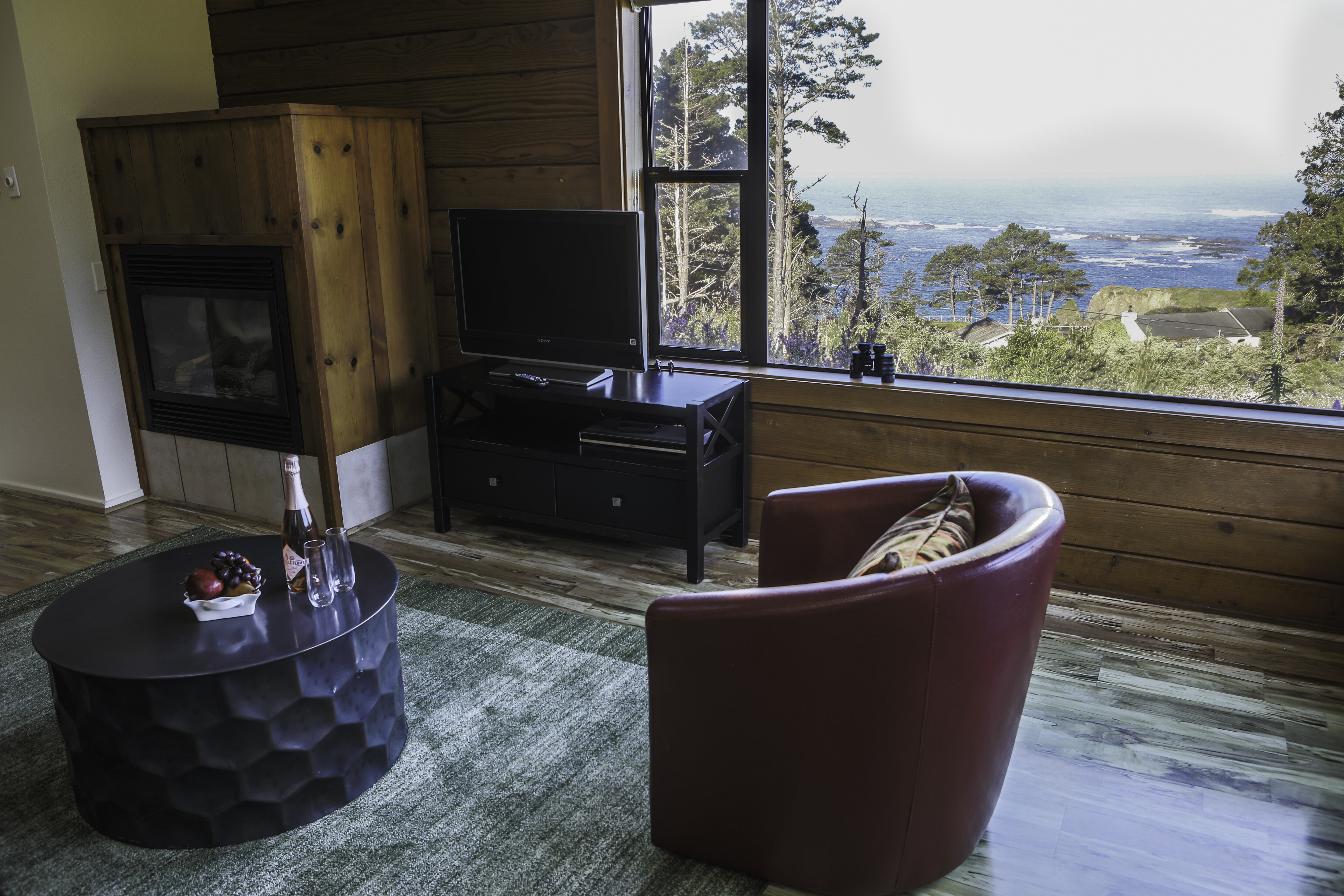 Elk Cottage :: Open + Airy :: Ocean Views