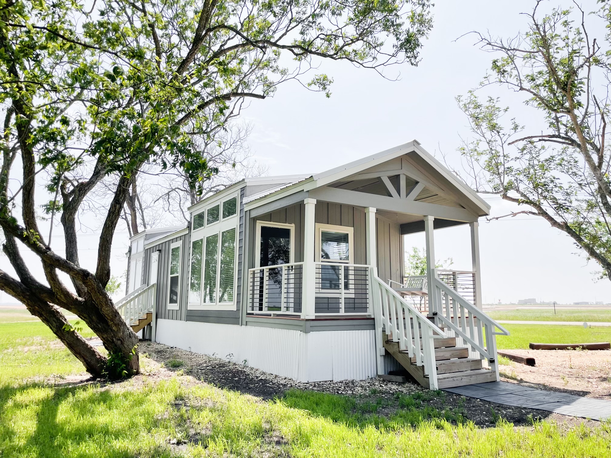 Das Haus the Tiny Modern Farmhaus on 60 Acres Tiny houses for Rent in