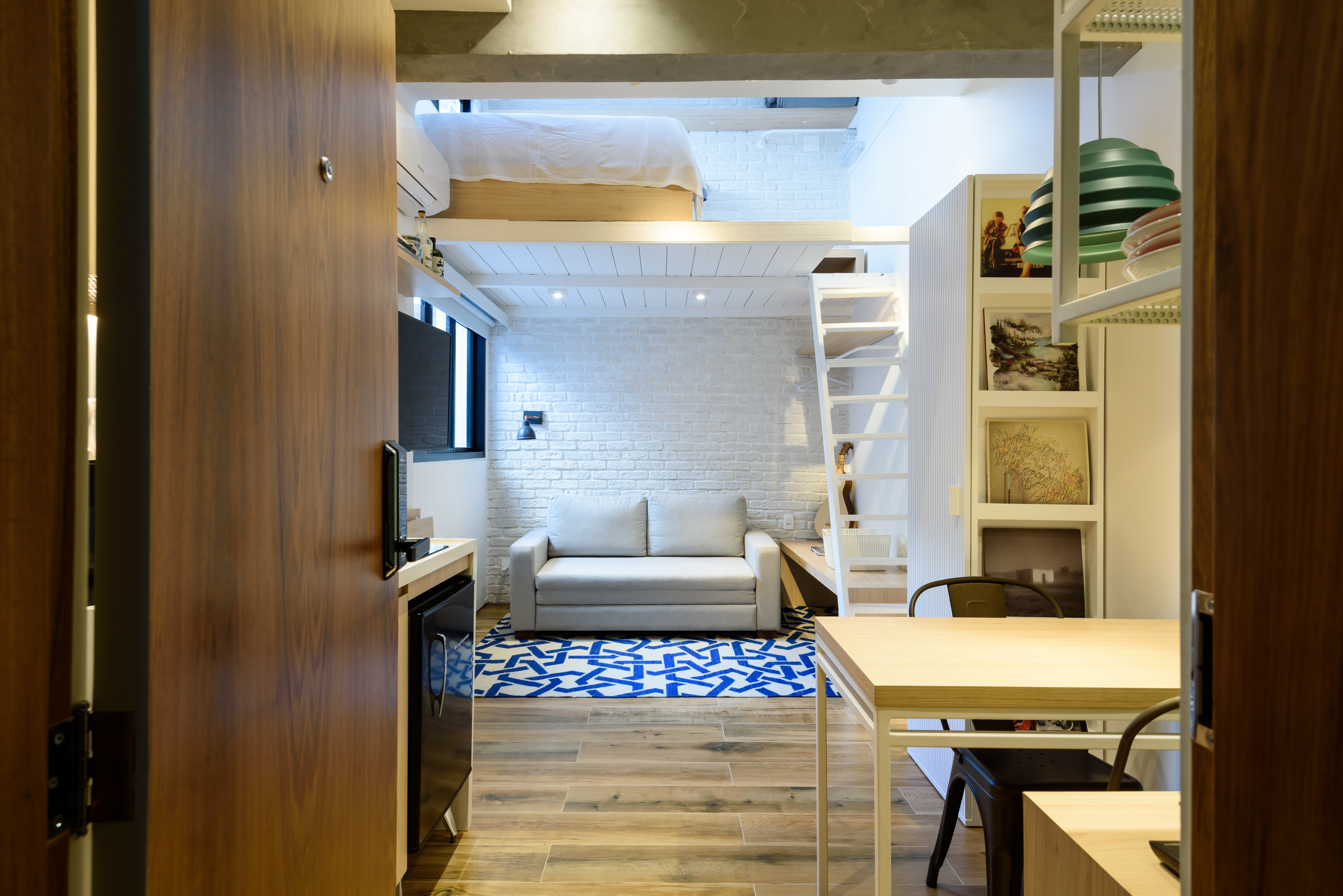 Studio Leblon com Elevador, Praia ao Lado, até 4P