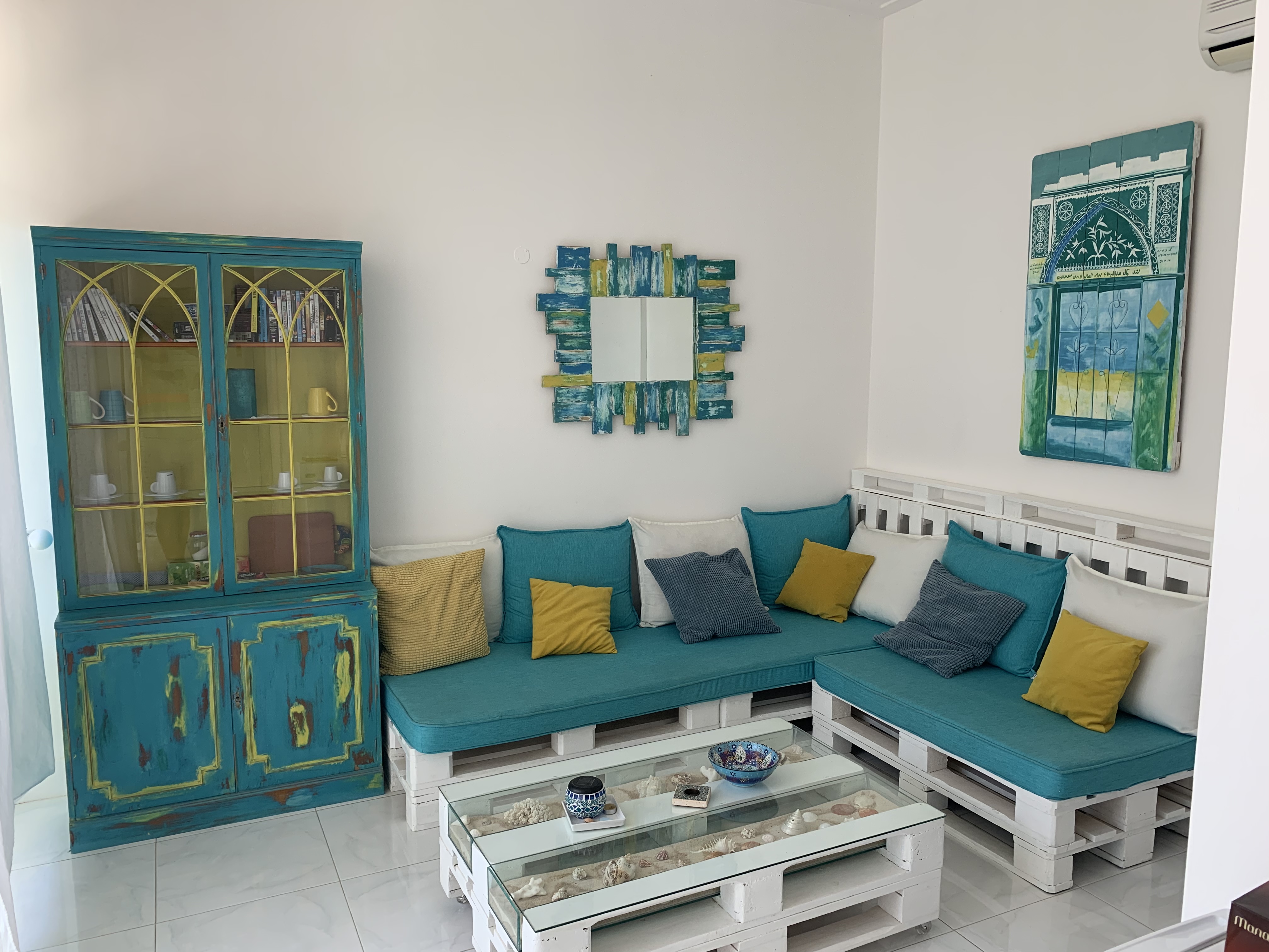 Qurum beach lounge