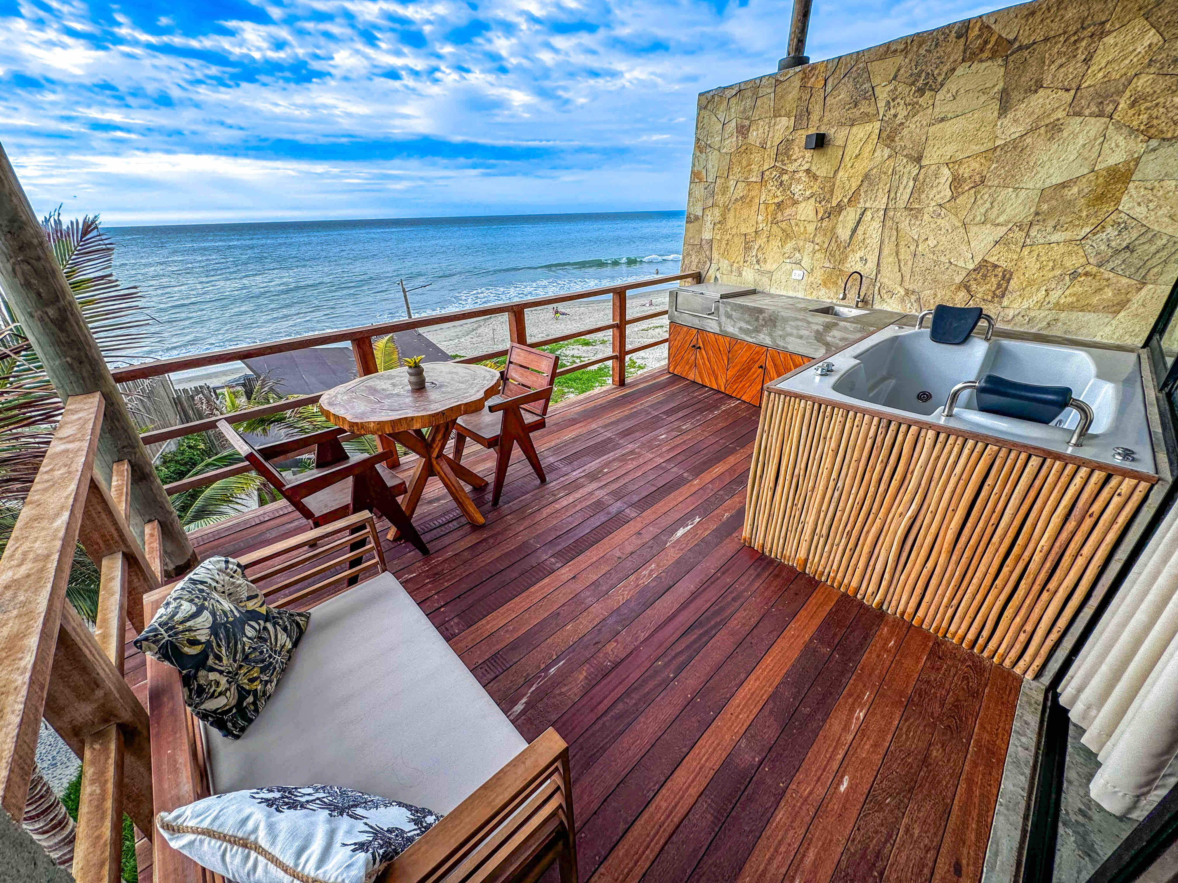 Nuevo - Oceanfront Diem Villa Jacuzzi II