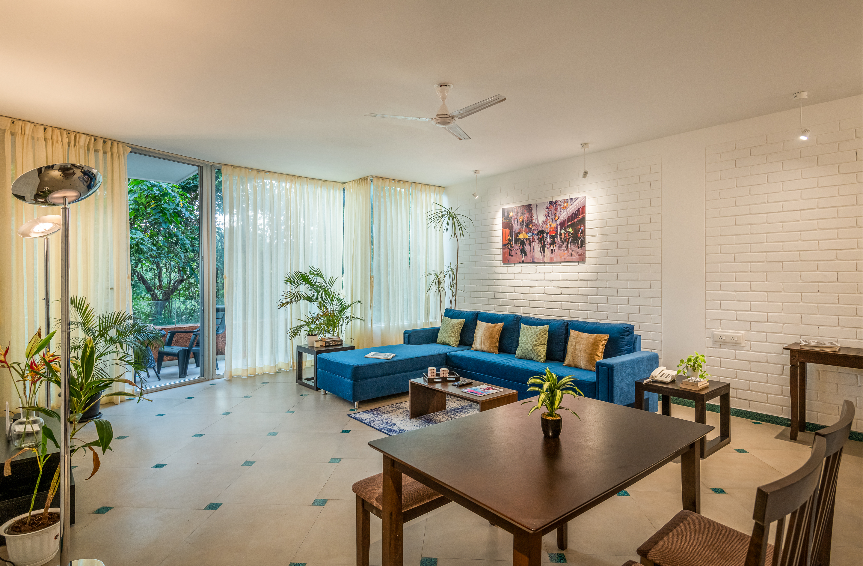 ElArbol-Spacious apt with balcony view,pool,Wi-Fi