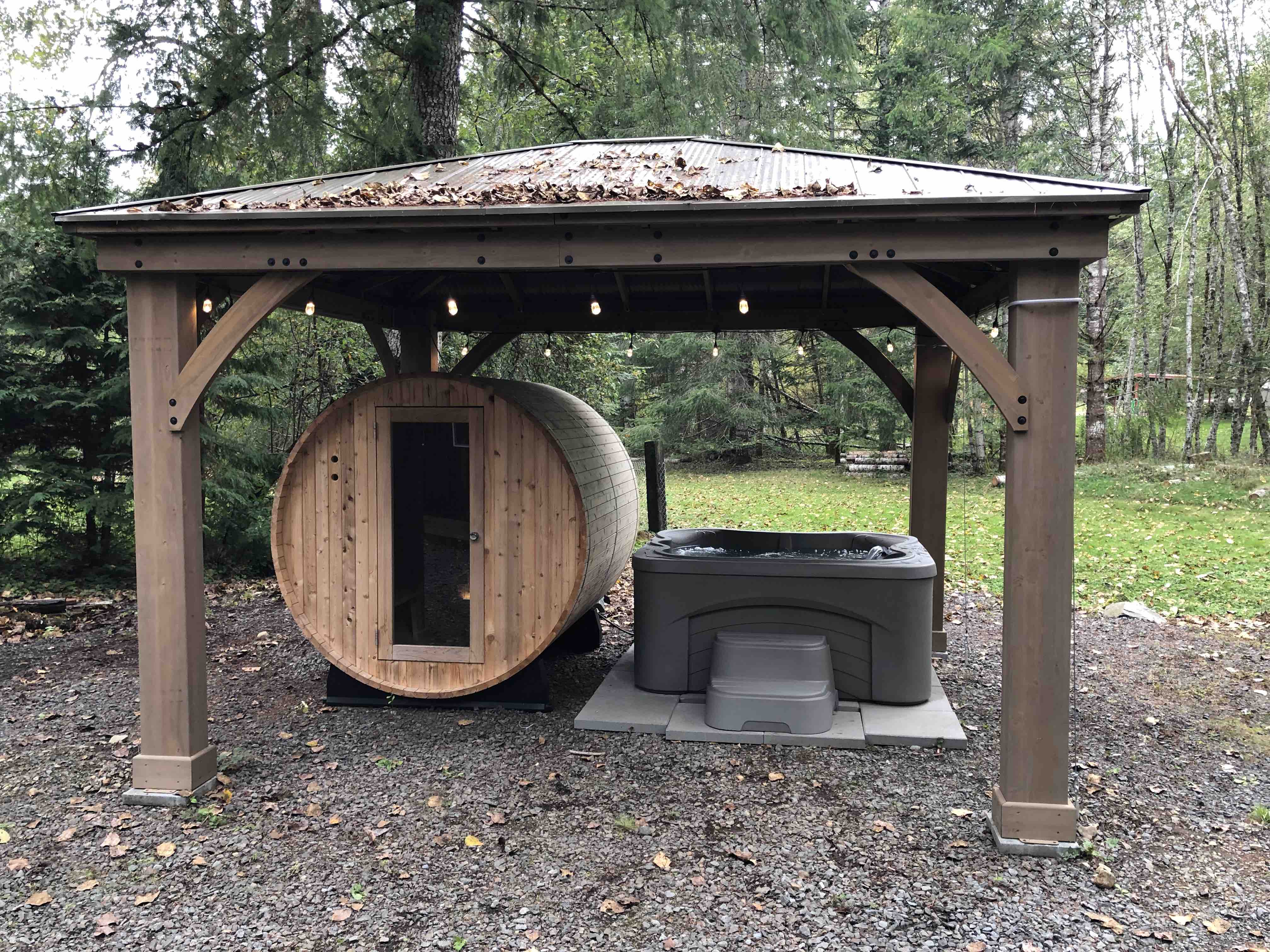 Hera’s Chalet with Hot Tub & Sauna Cabins for Rent in Ashford