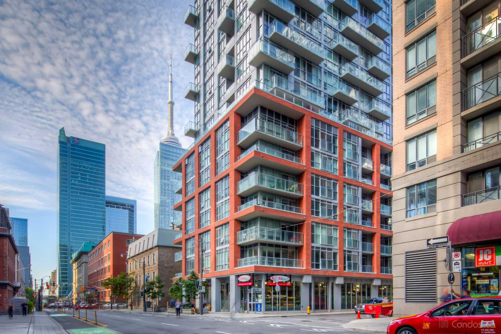 Modern Condo - Heart of Downtown! in Kensington-Chinatown, Toronto