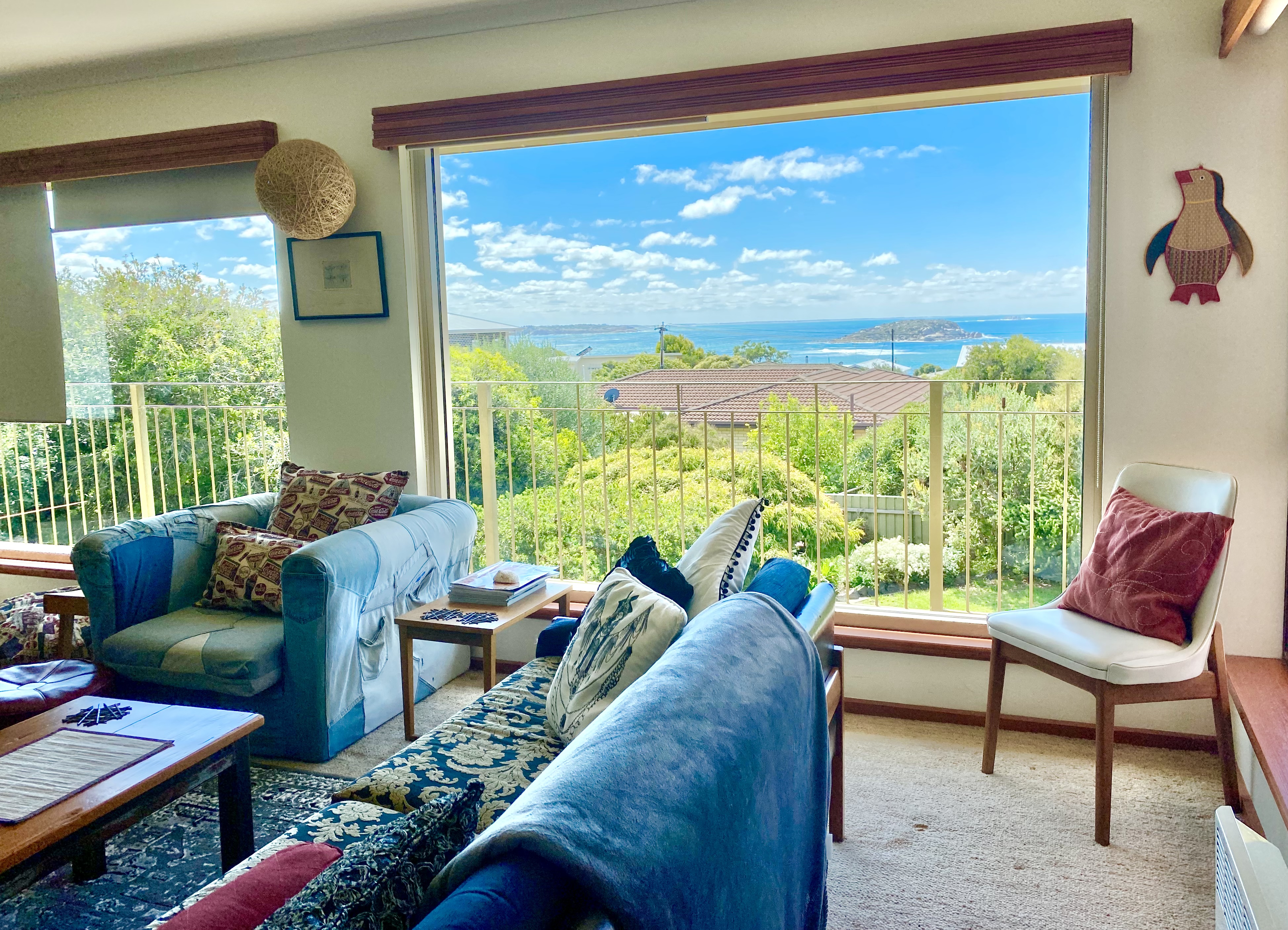 Seaviews & Winter Fires - Retro Charm at The Bay