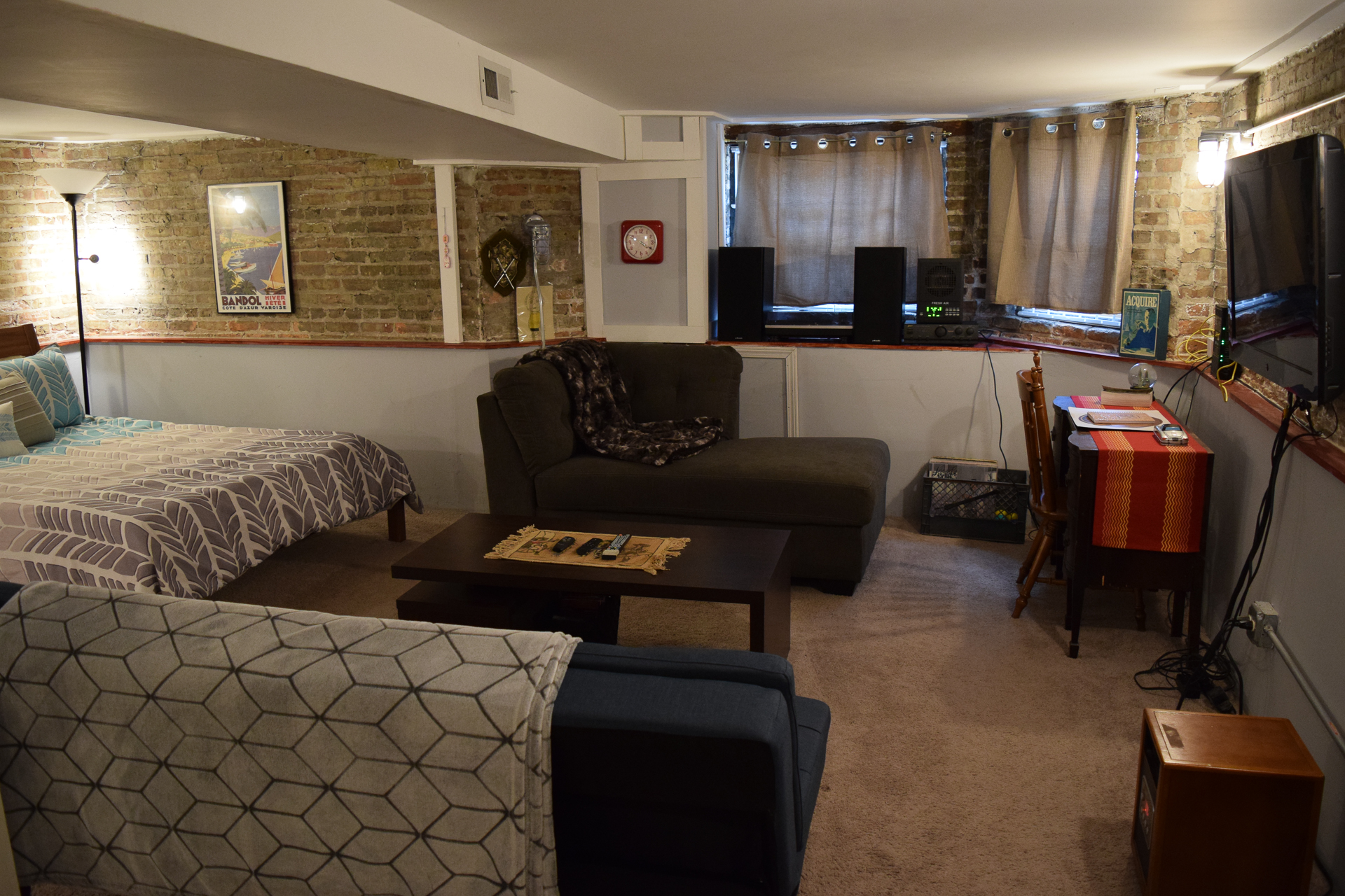 Large, Private Logan Square Studio Apartments for Rent in Chicago