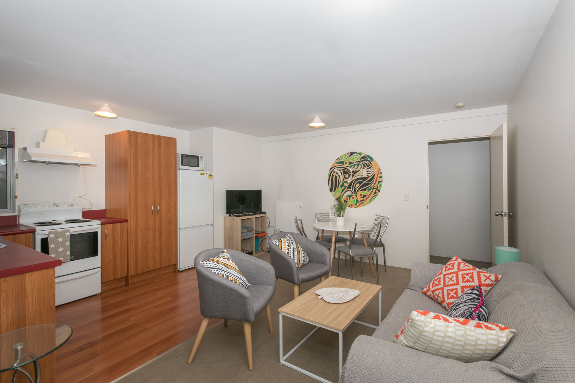 Sunshine, Privacy... & Netflix - דירות להשכרה בעיר Wanaka ...