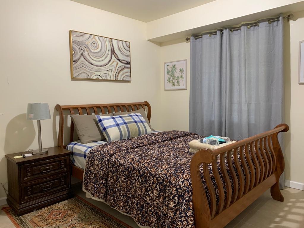 Amazing Room Z. 6 mins to airport/Penn/Prudential in Central, Newark