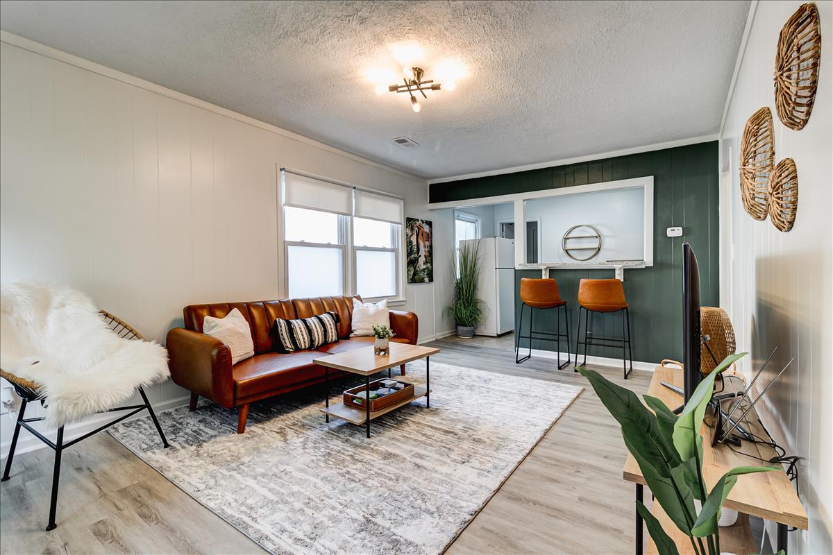 Comfy Waldo Home in KC. 5Star Location! Houses for Rent in Kansas