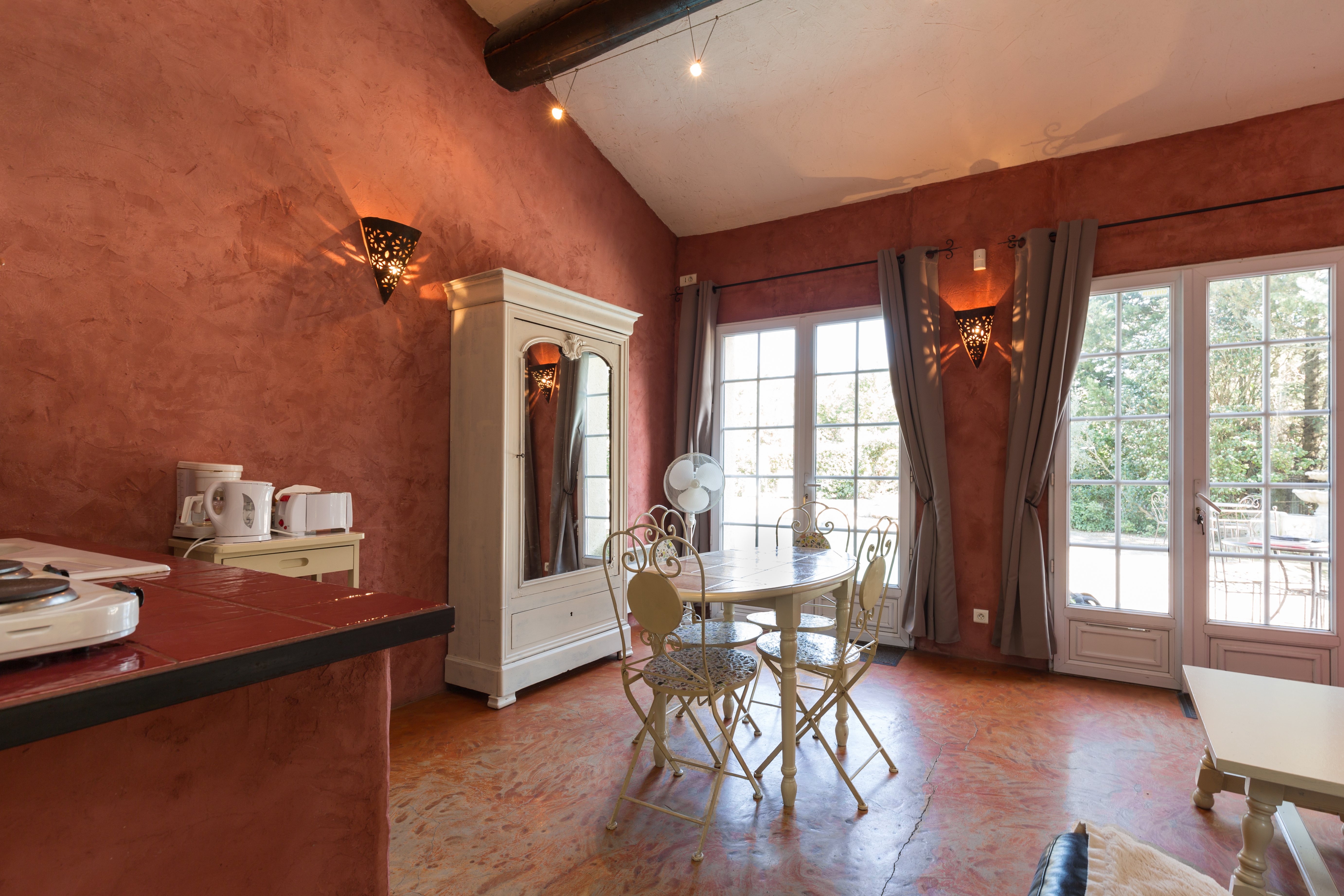 Gite Calin in St Rémy 2/4 pers - heated pool -