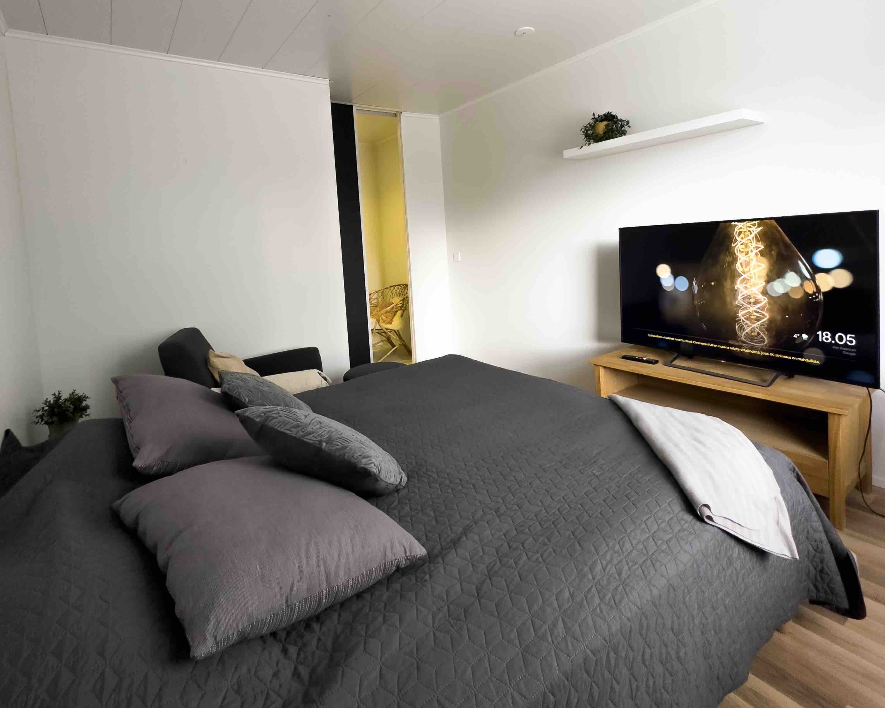 Modern apartment in a great location - 65’ TV