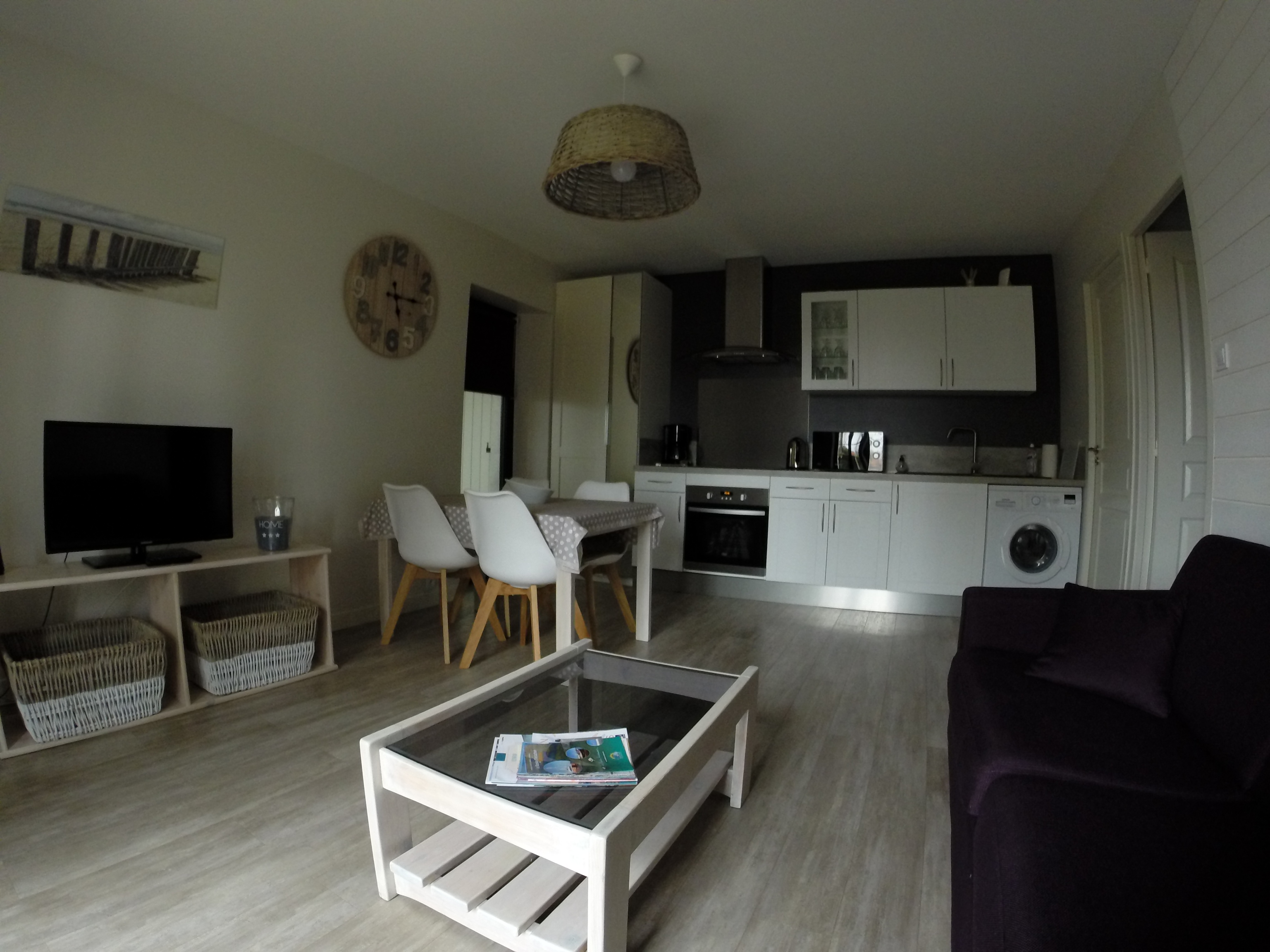 Apartment, 2 rooms, renovated, well located + bikes.