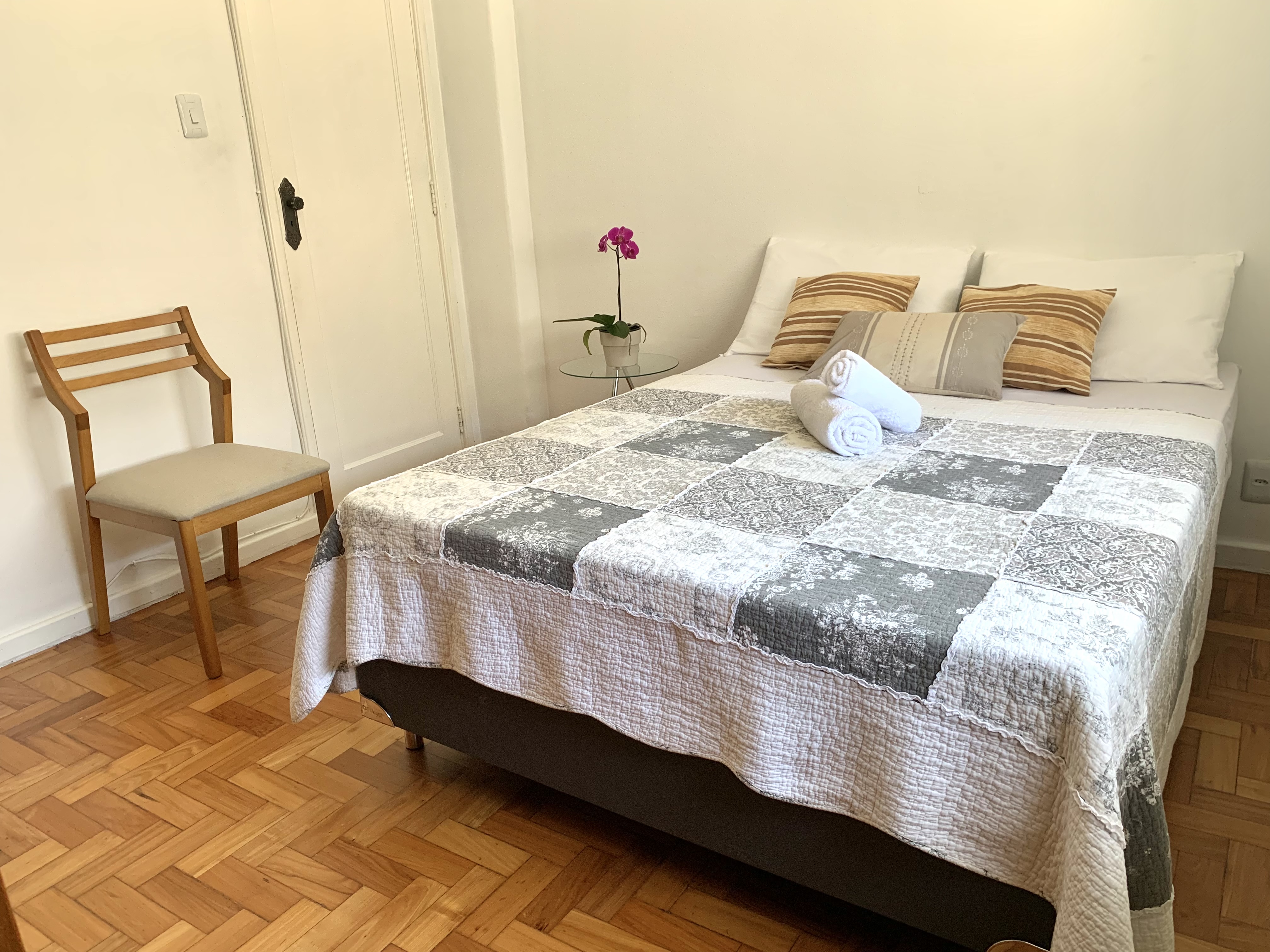 DOUBLE BED in a PRIVATE ROOM AC Unit in Copacabana