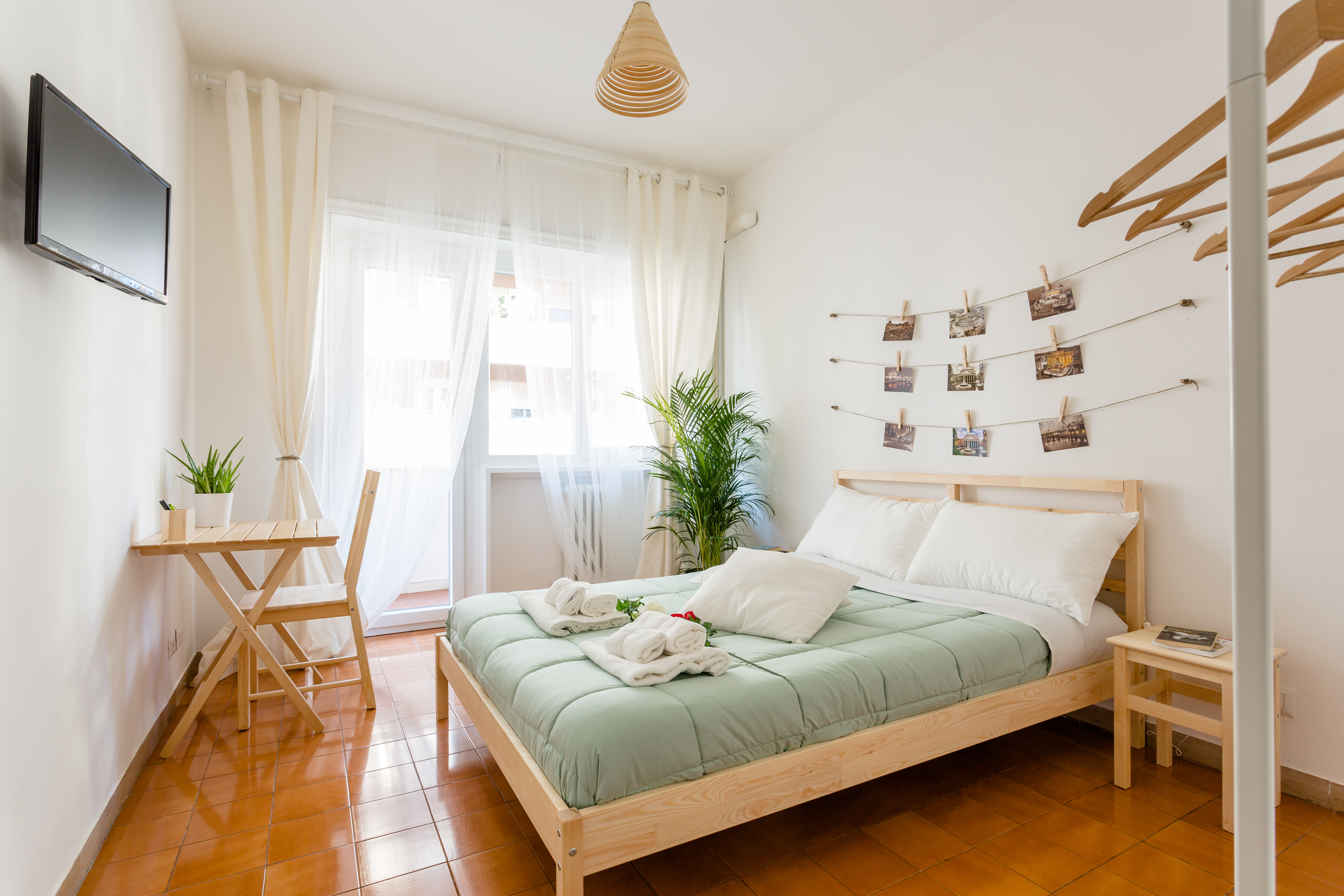 Rose in Rome - Wood Double Room