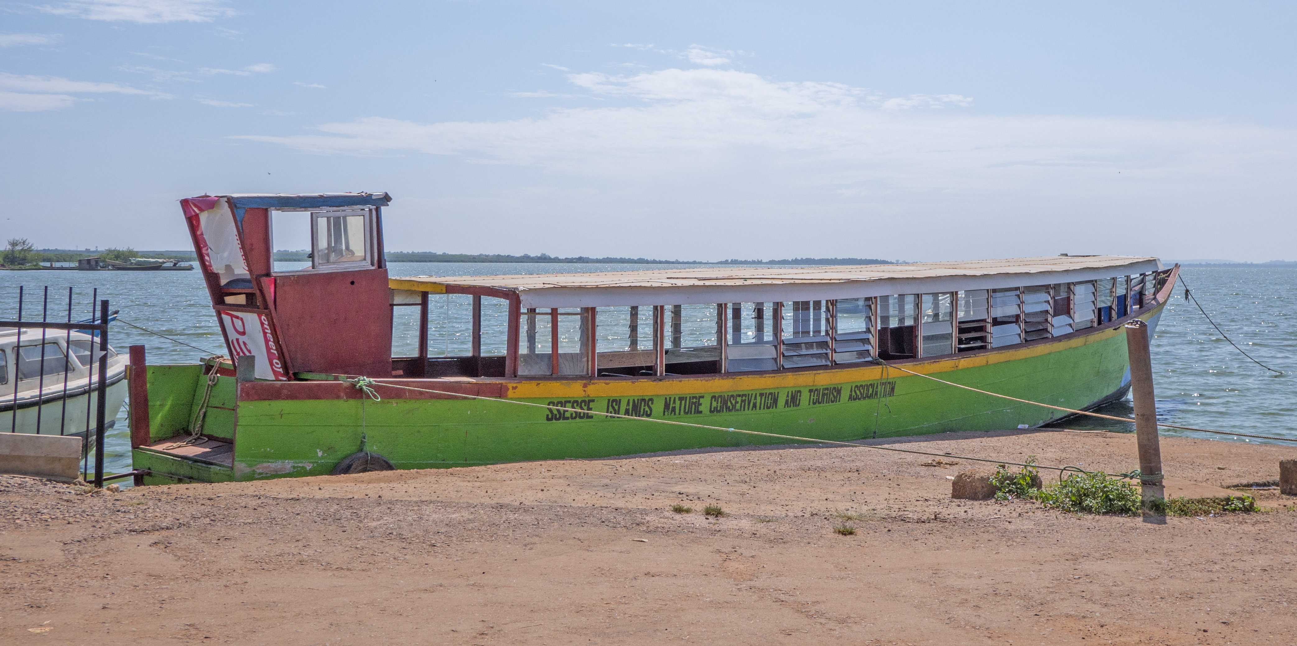 SSese Docklands Courts room with breakfast Apartments for Rent in