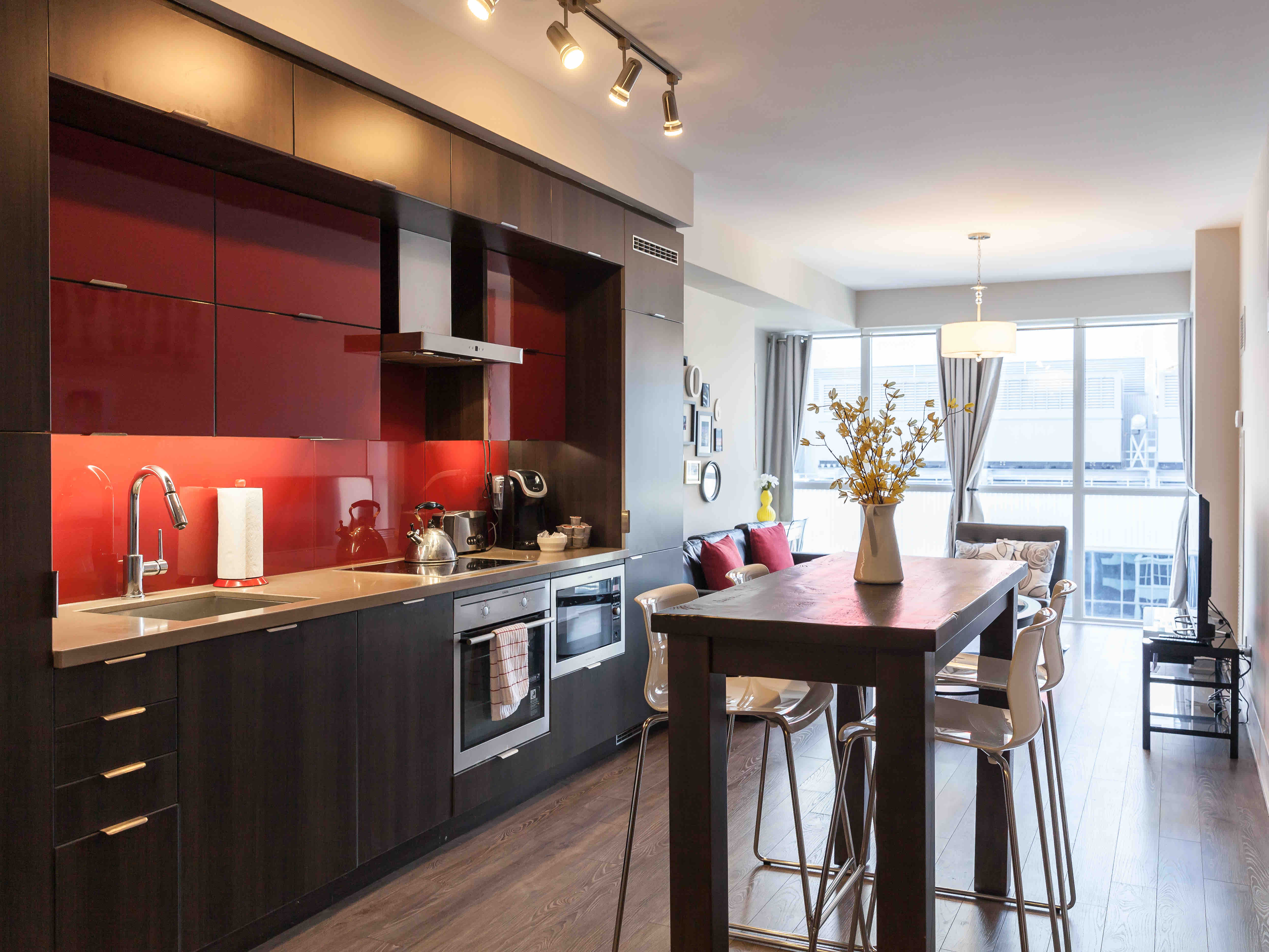 5 Star Location-CN Tower View-Parking