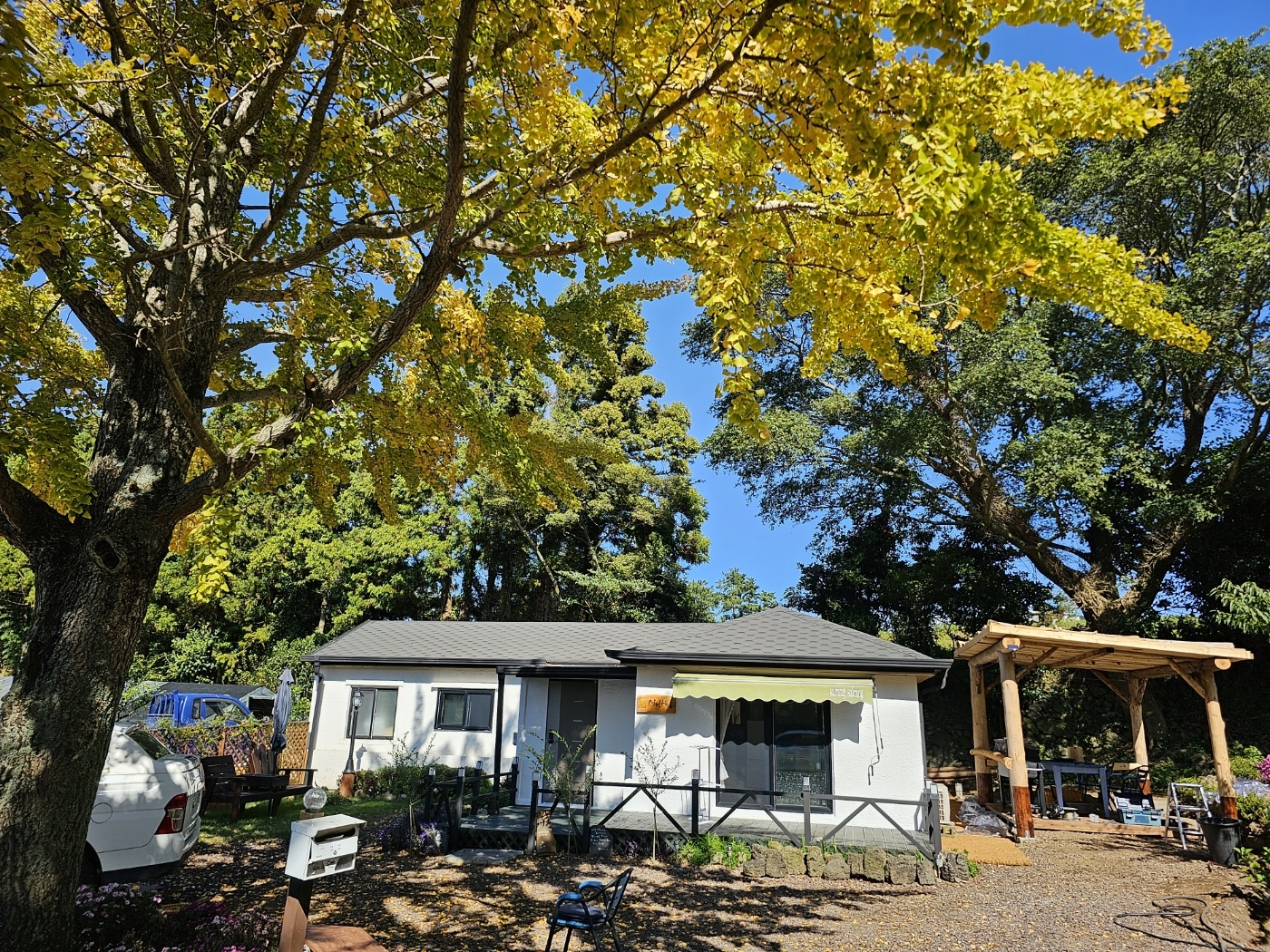Salang Salang/15 minutes from the airport/Spacious yard private house/Pretty garden/Healing shelter with the nature of Jeju/Jeju Aewol