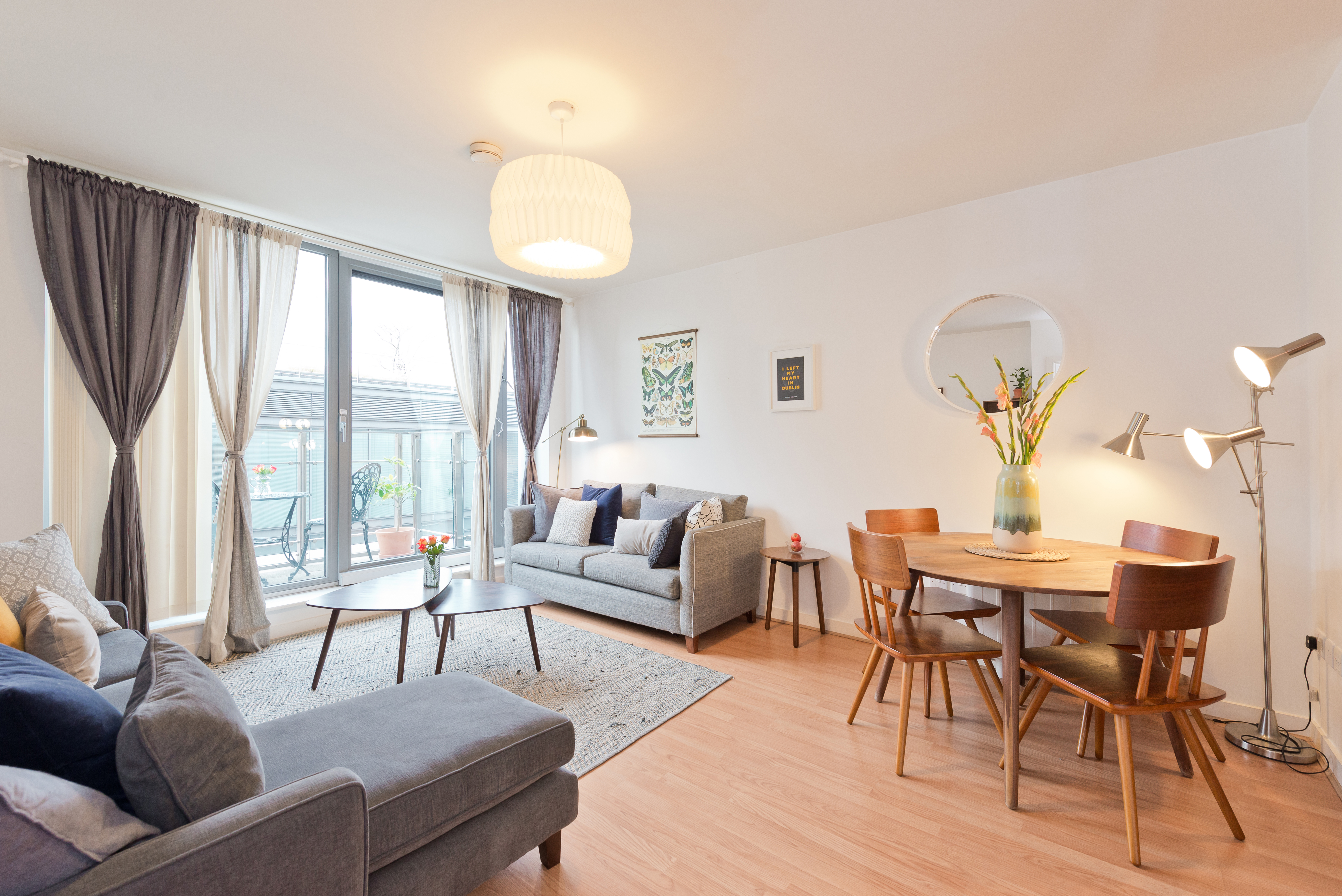 Trendy, Quiet Apartment in the City Center