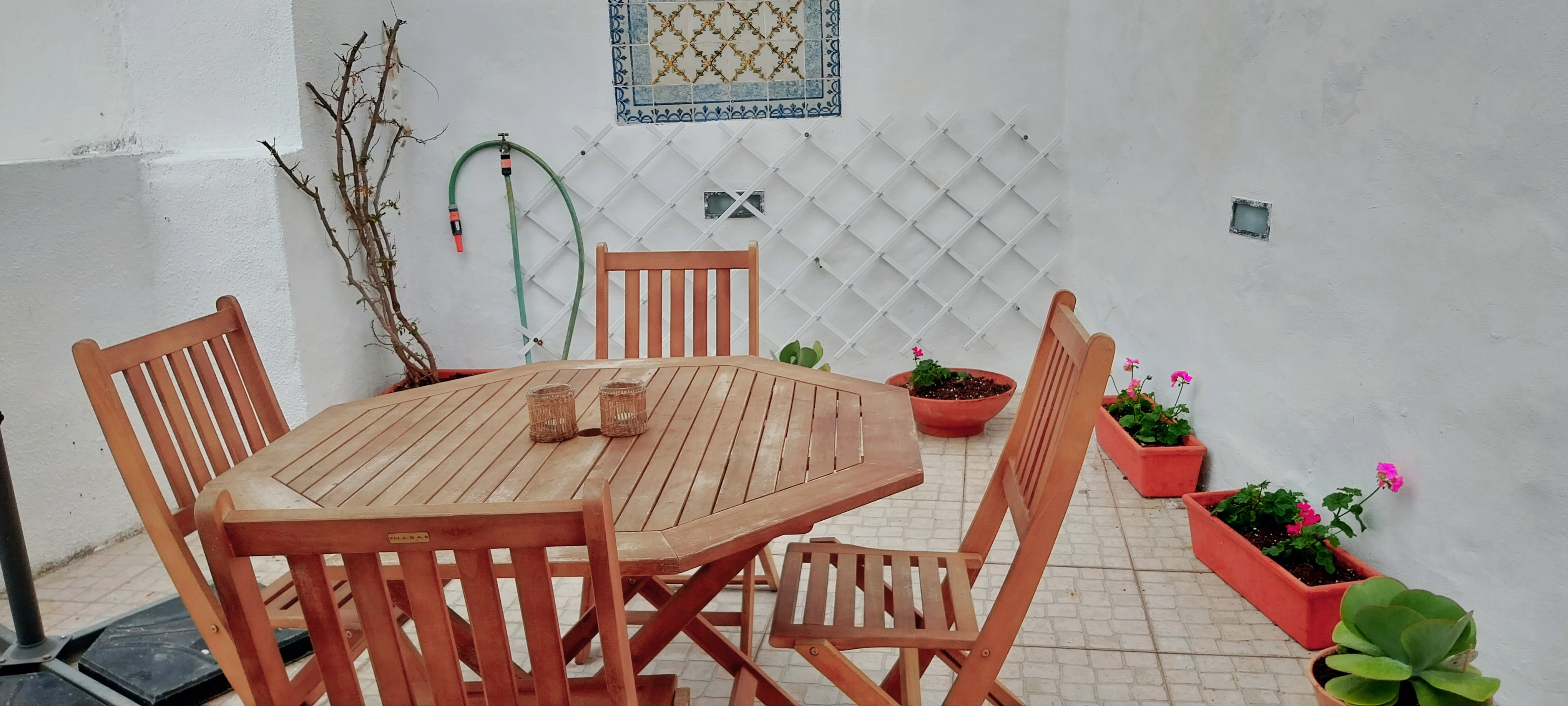 Terrace and views over the Tagus