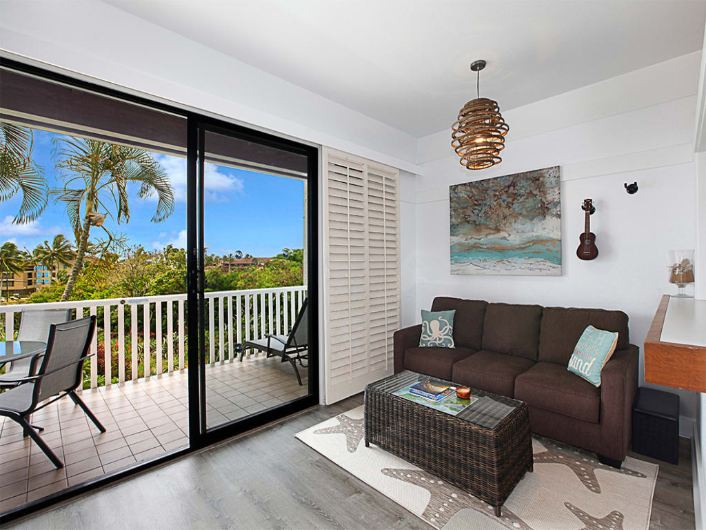 Poipu Style! Enjoy WiFi, Flat Screen, DVD, Kitchen, Lanai