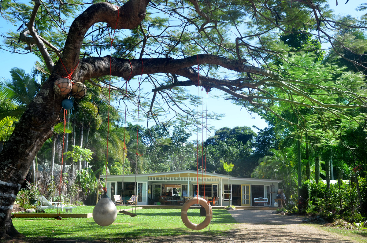 Artists' Beach Front. Houses for Rent in Wonga Beach, Queensland