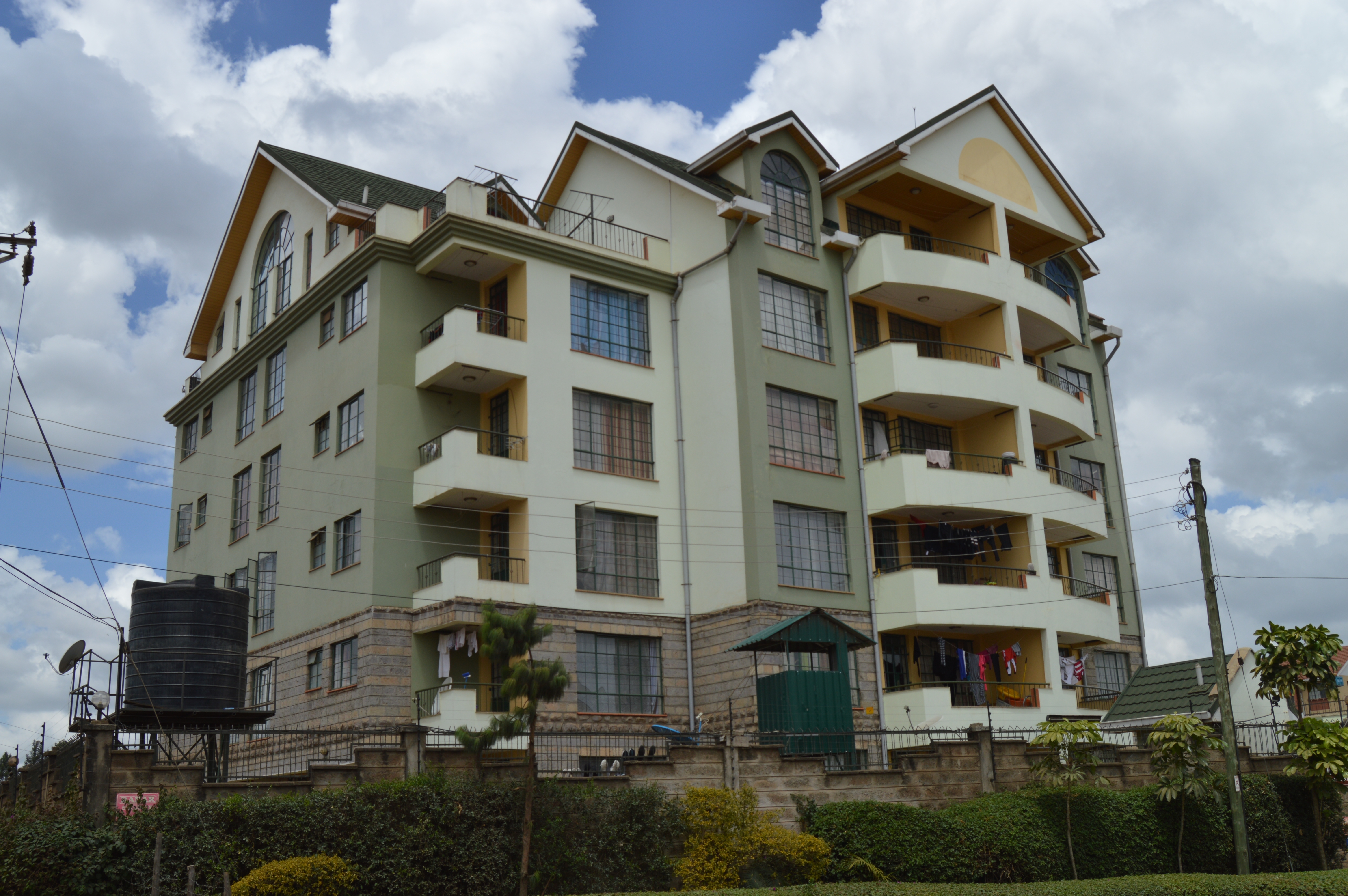 Eccentric 2br Apt (10 mins to golf & jockey club) in Dagoretti, Nairobi