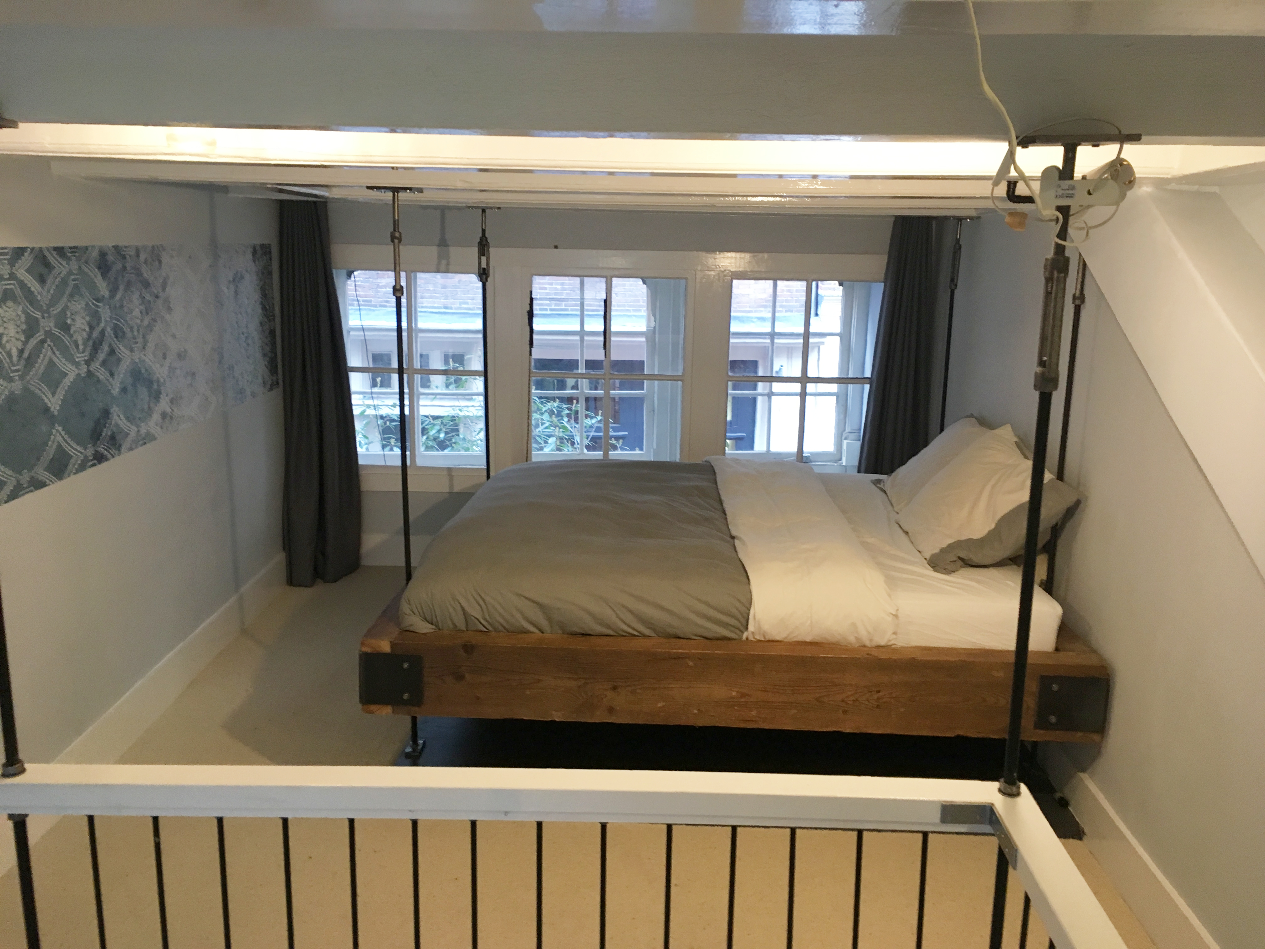 City-center, Cozy, Loft Space in Historic Building — Amsterdam stay