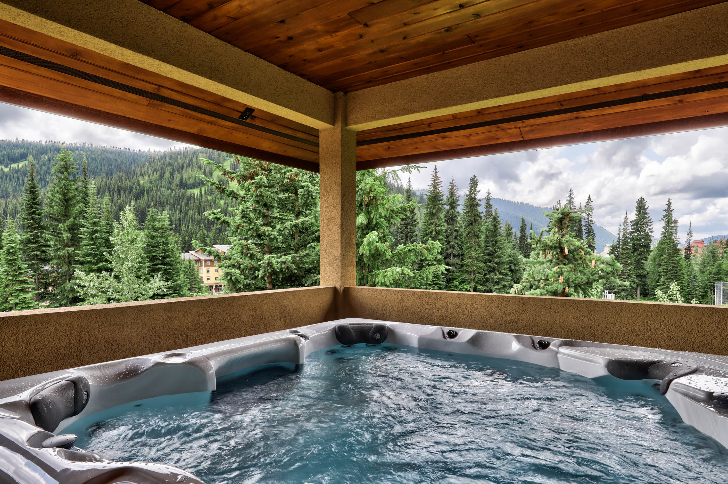 ★Ski In/Out, Private Hot Tub w/ Spectacular Views♥