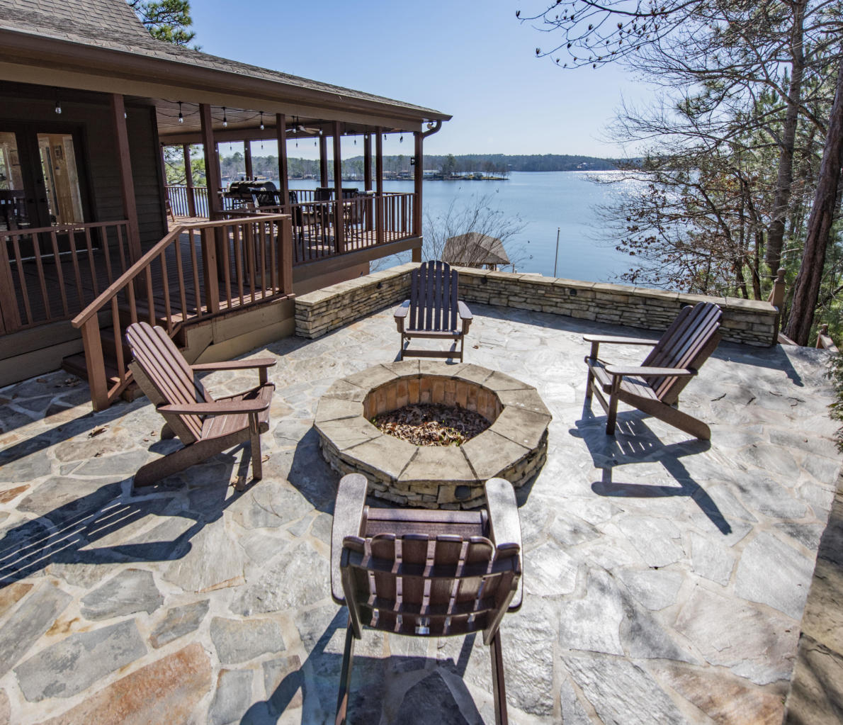 Perfect location for your Lake Martin vacation!