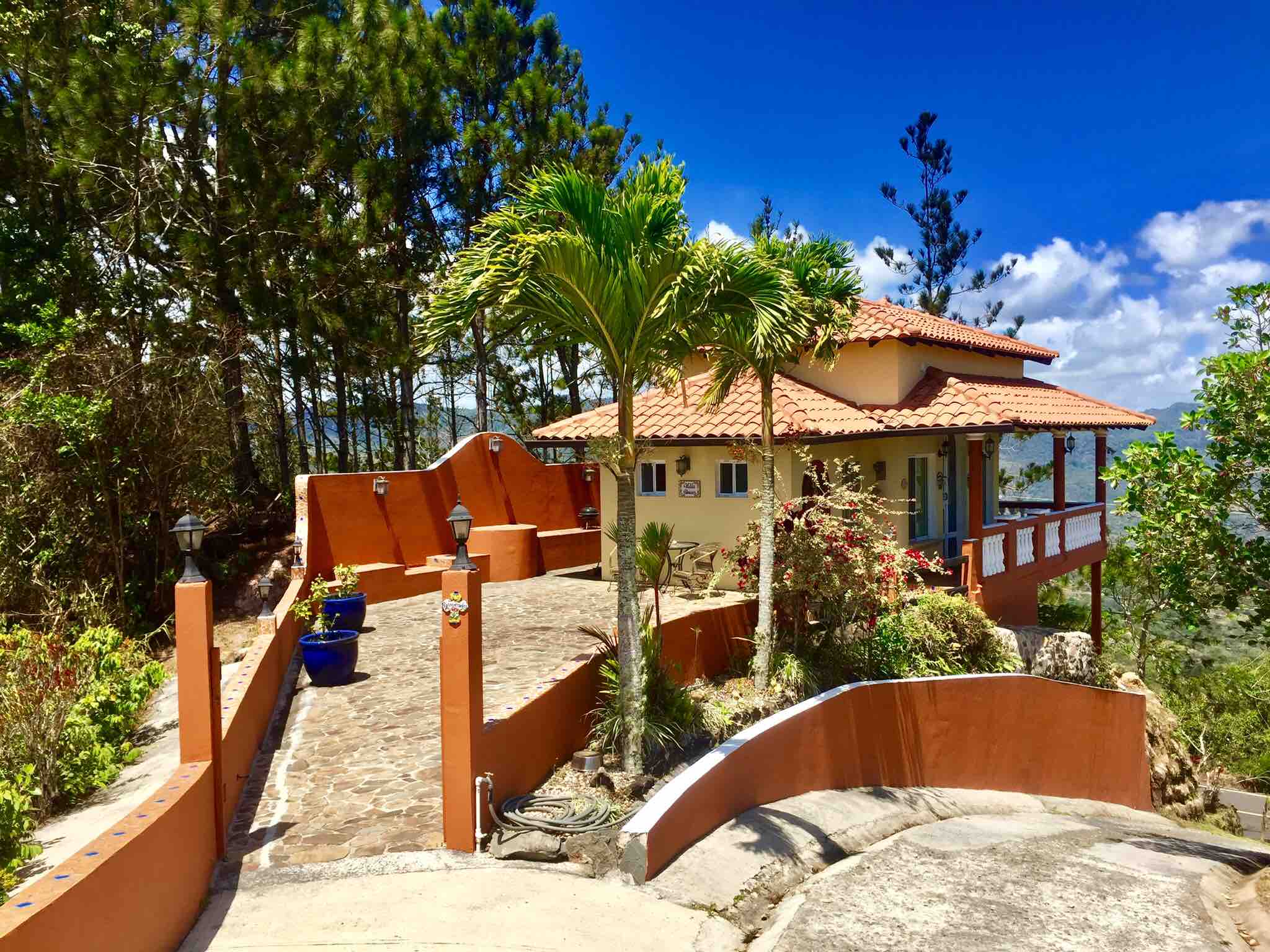 Experience Altos del Maria Panama Villa Bowes Villas for Rent in