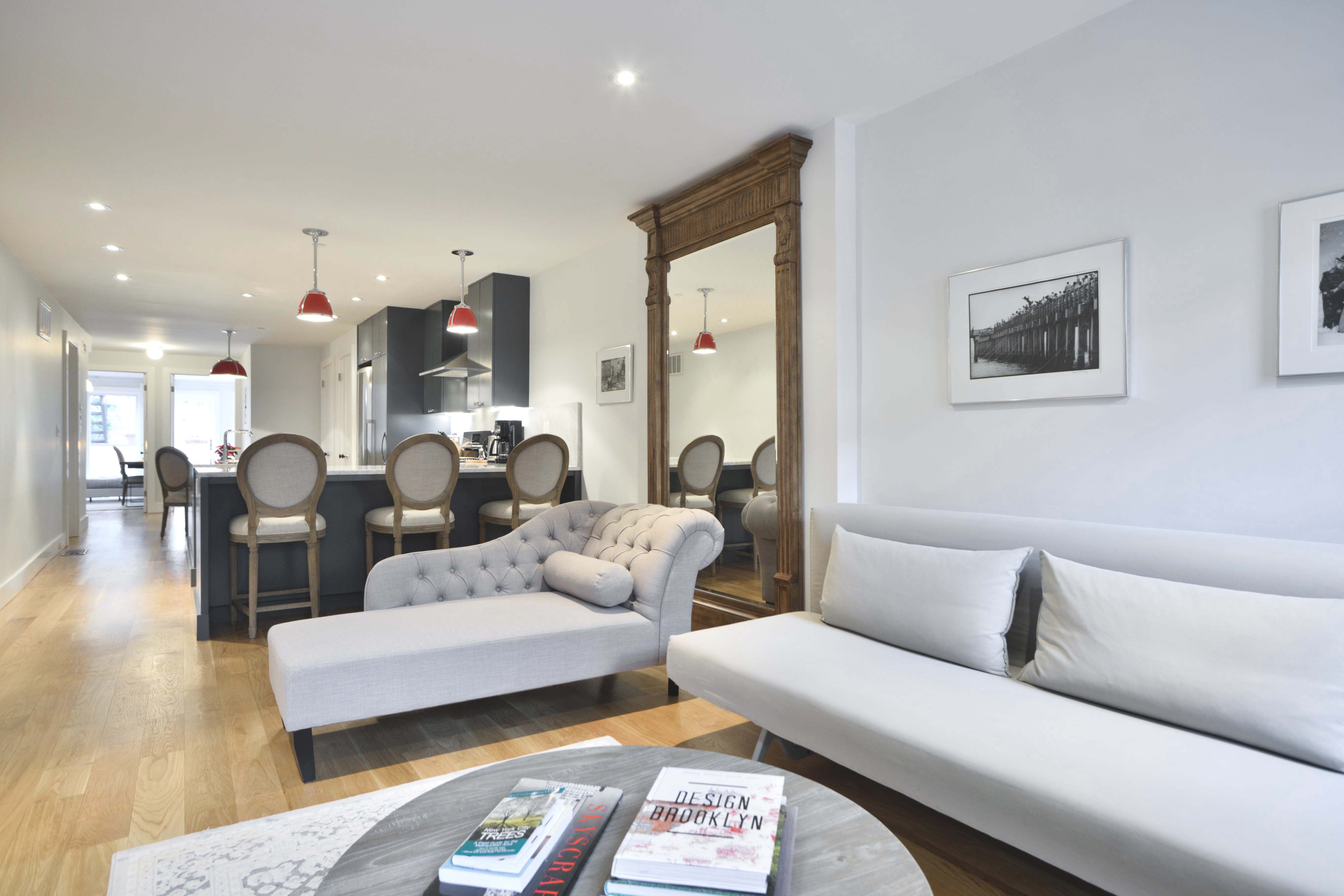 Large, private 2BR in historic brownstone