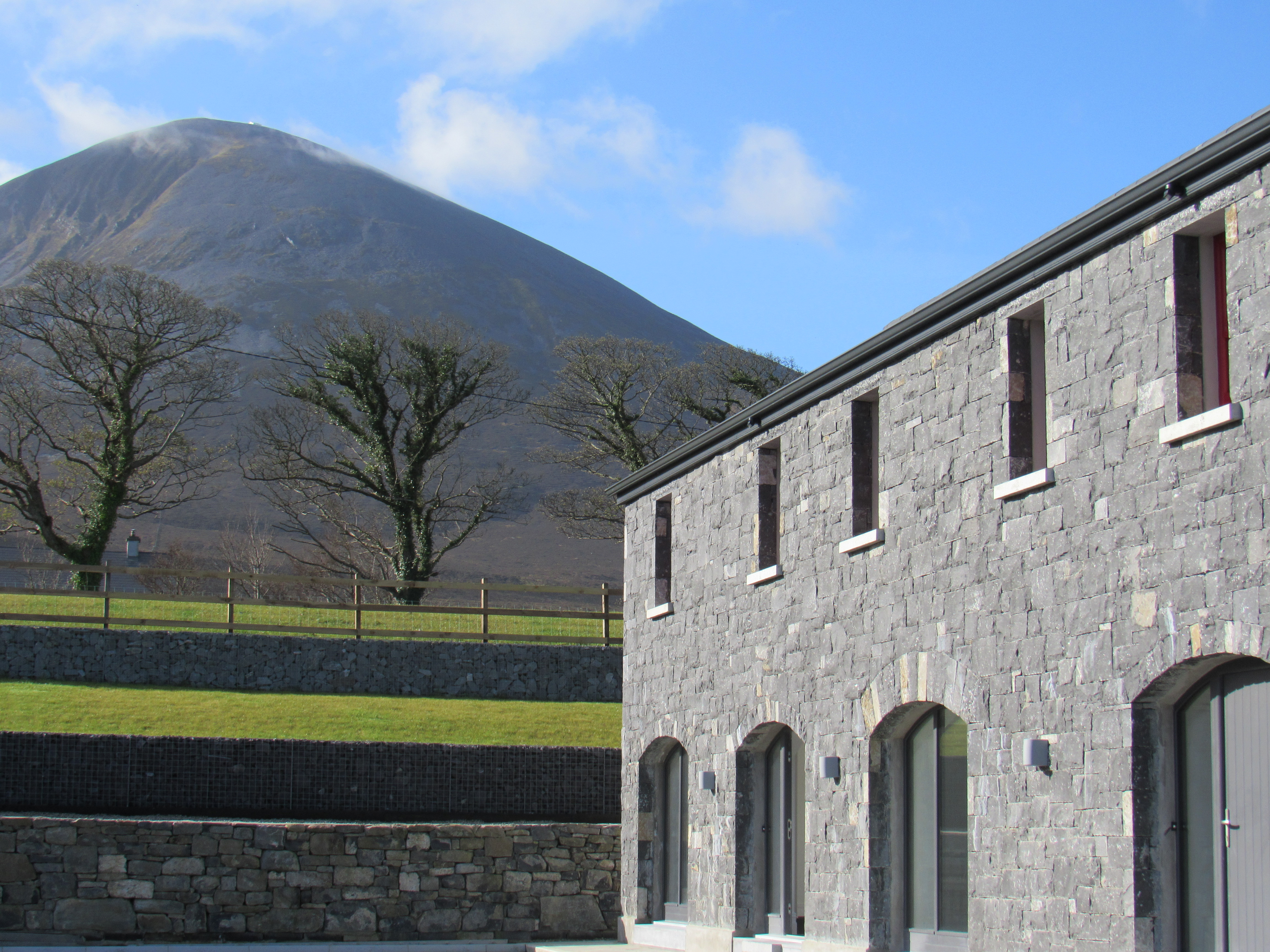 The Reek Coach House, private sea access, sleeps 6