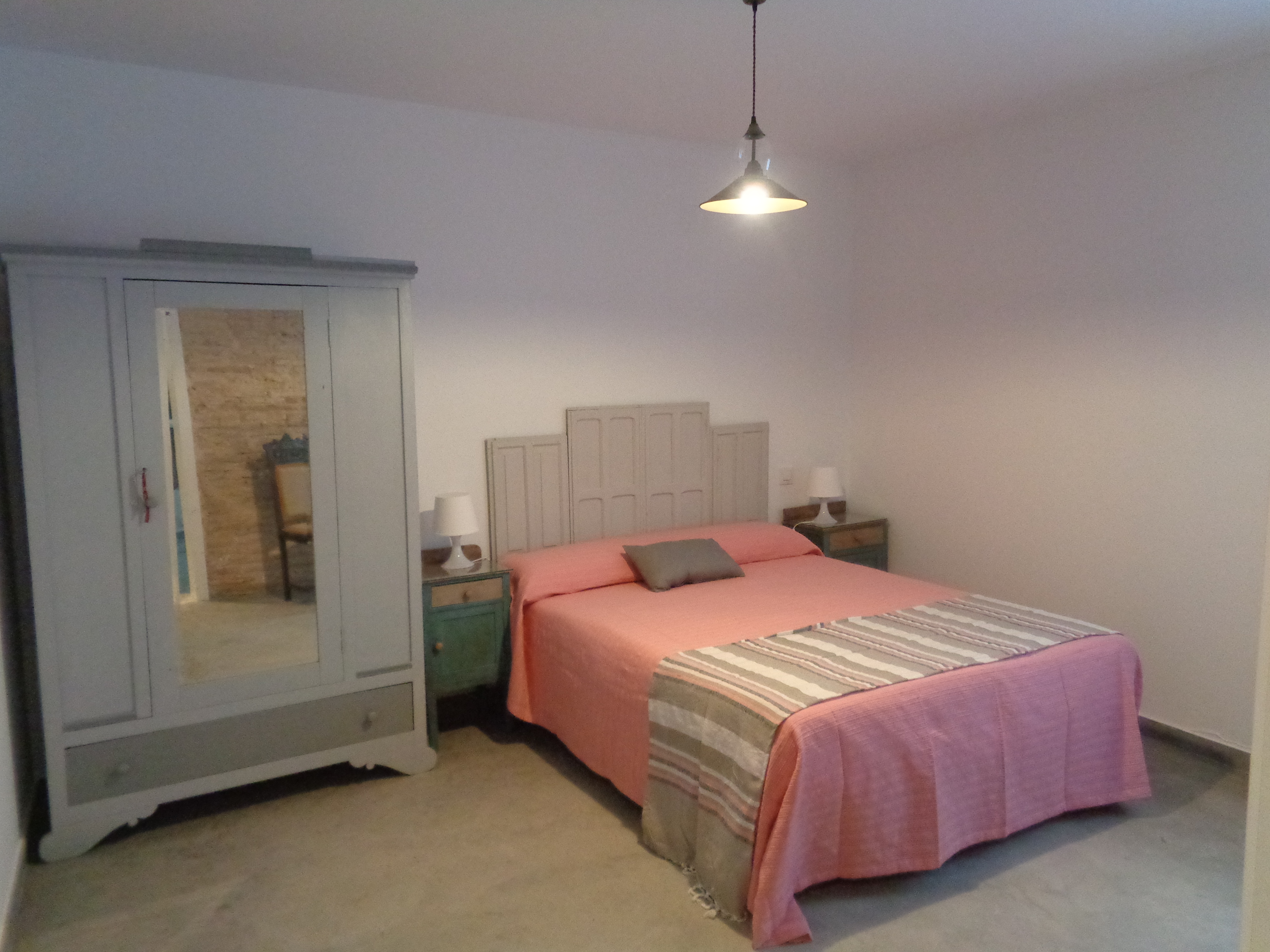 A DOUBLE ROOM WITH AN ENSUITE BATHROOM