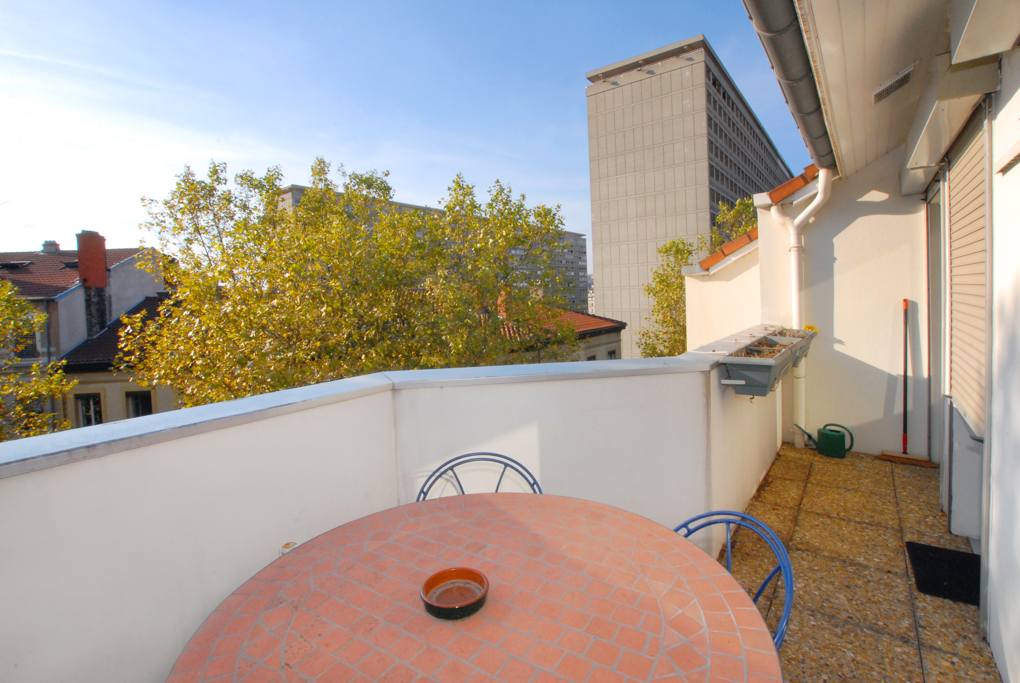 2 CH , 7ème dernier étage, 2 terrasses et parking in 3e Arrondissement, Lyon