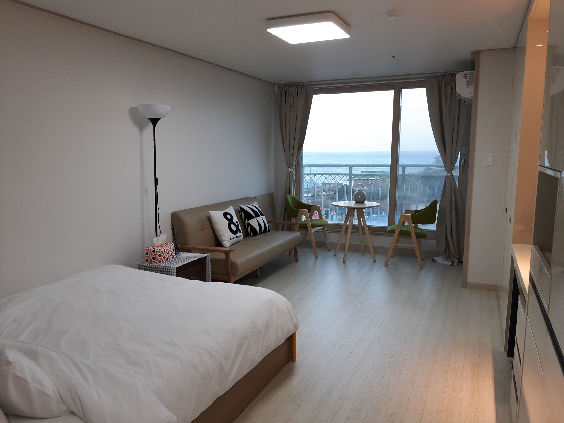 In front of Gangneung Jumunjin Beach, new full option, ocean view house