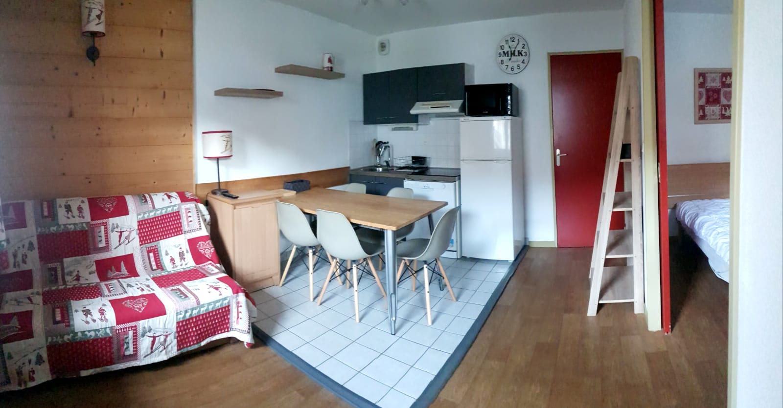 EDELWEISS, 2 bedroom apartment, Centre Station