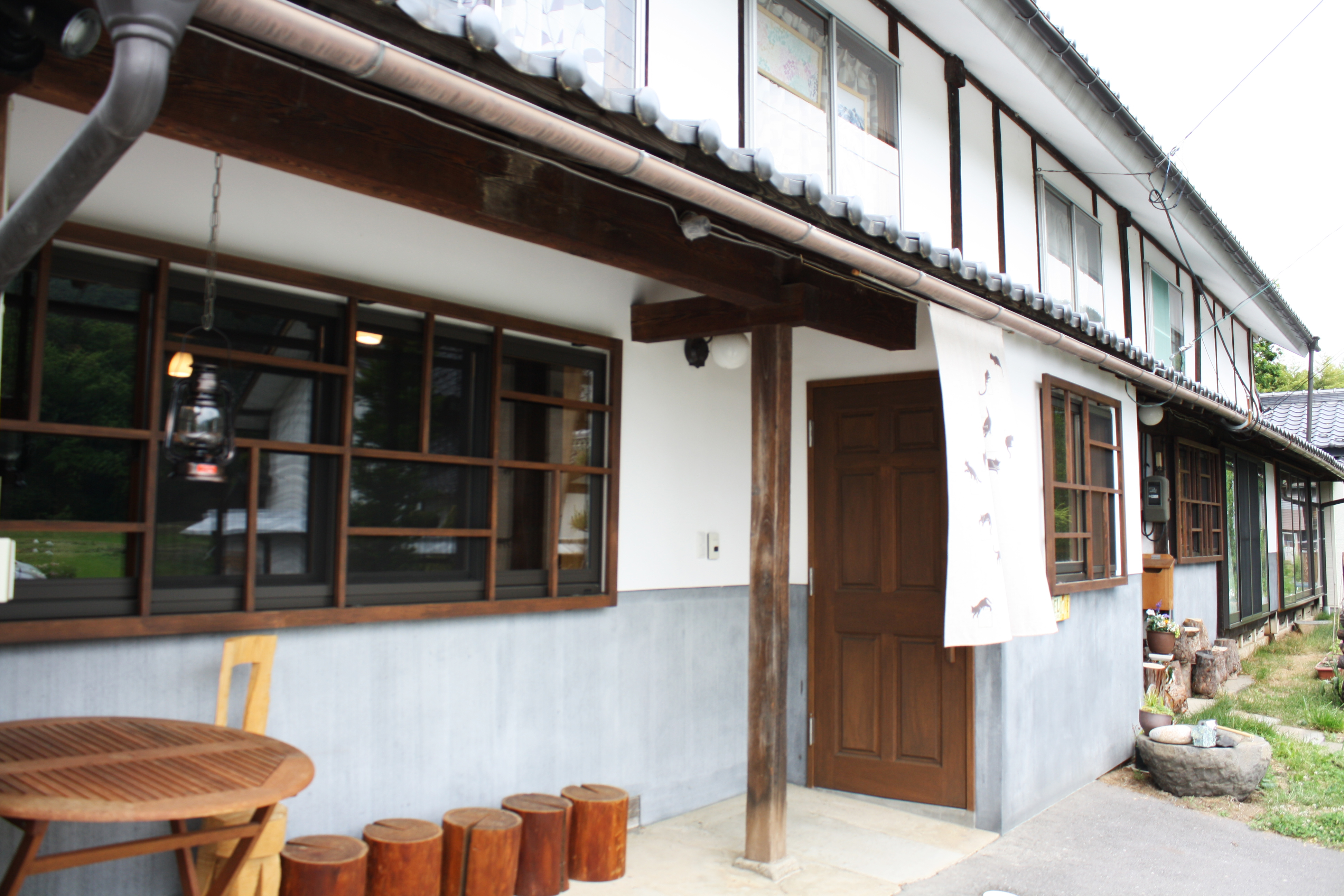 現代日本の民宿 ゲストハウス 写真集「Minshuku」2018年 現代日本の民宿 ゲストハウス 写真集「Minshuku」2018年 洋書