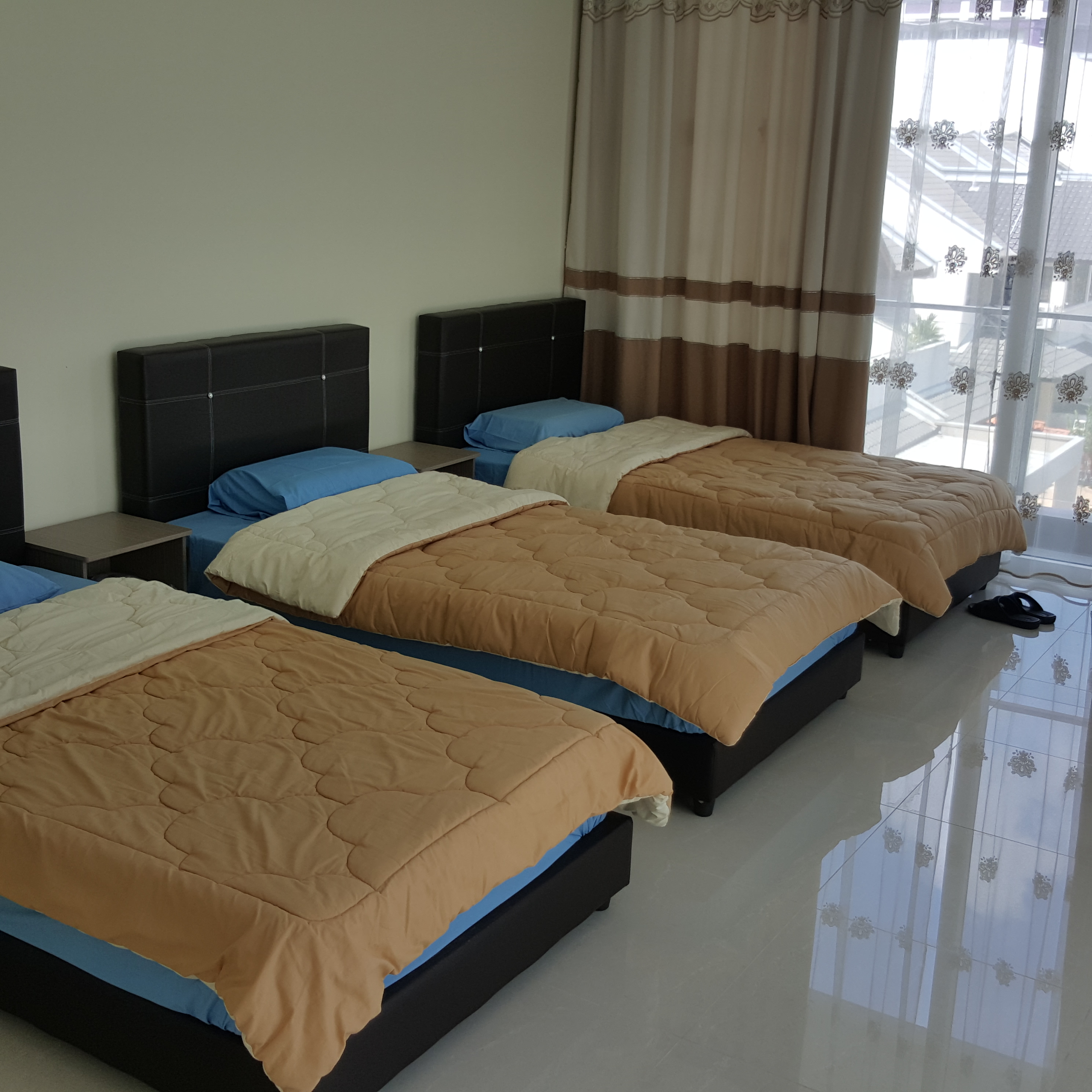 Big ensuite bedroom in newly built house near NTU