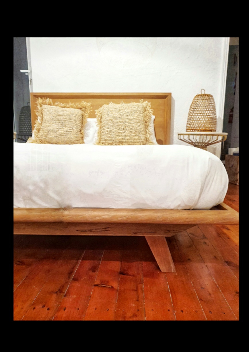 Boho Style Chic Studio: with Parking/Full Kitchen