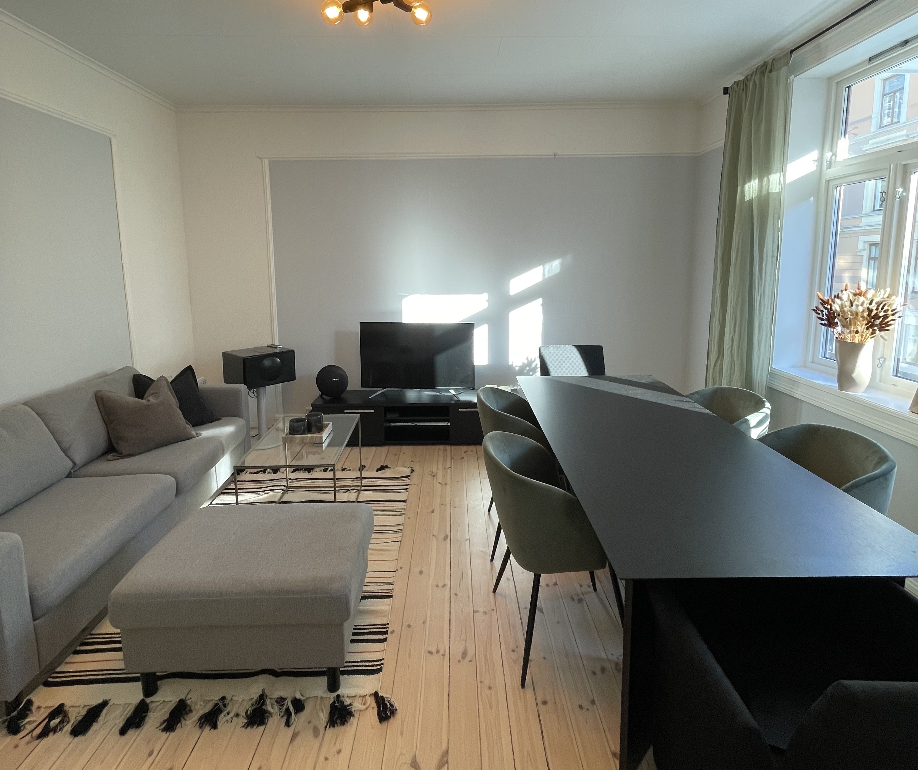 Centrally located on cozy Bislett in St. Hanshaugen, Oslo