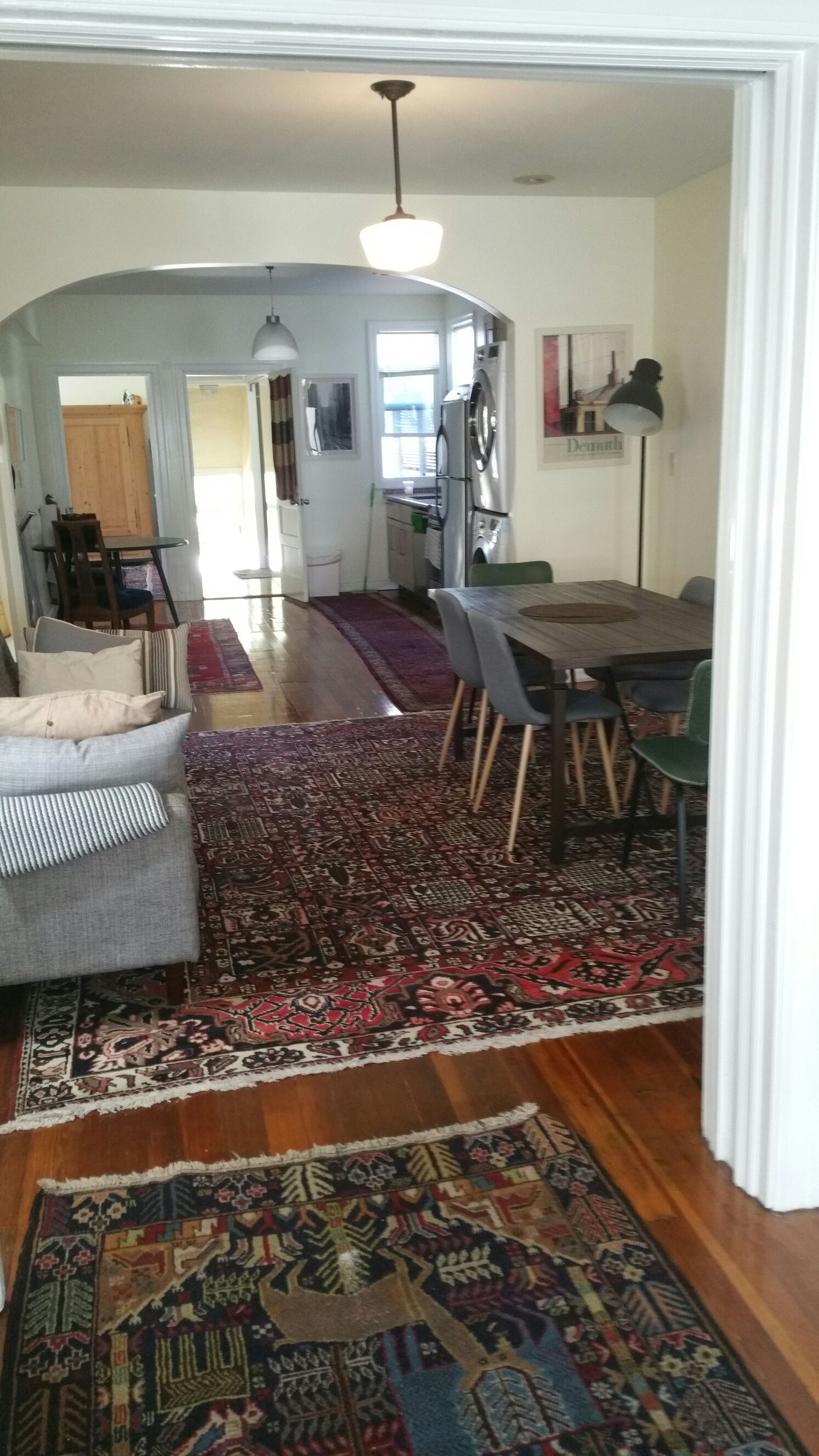 Urban Uptown, 1-6 guests; one parking in Oakland Ave-Harrison St, Oakland