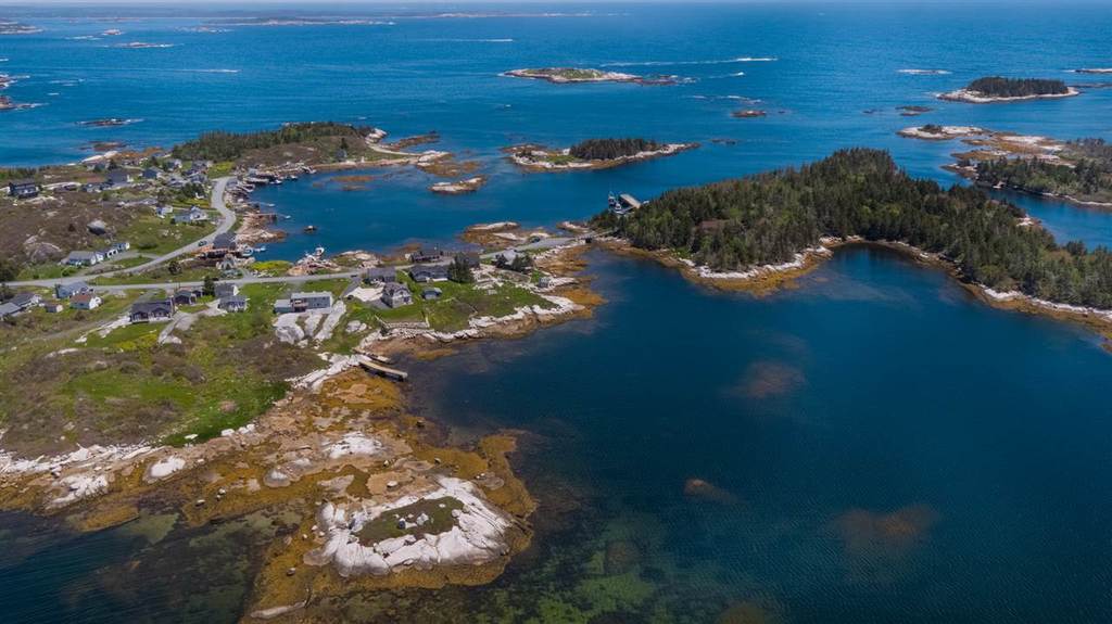 Modern NS Foursquare inspired Lighthouse Houses for Rent in Lower