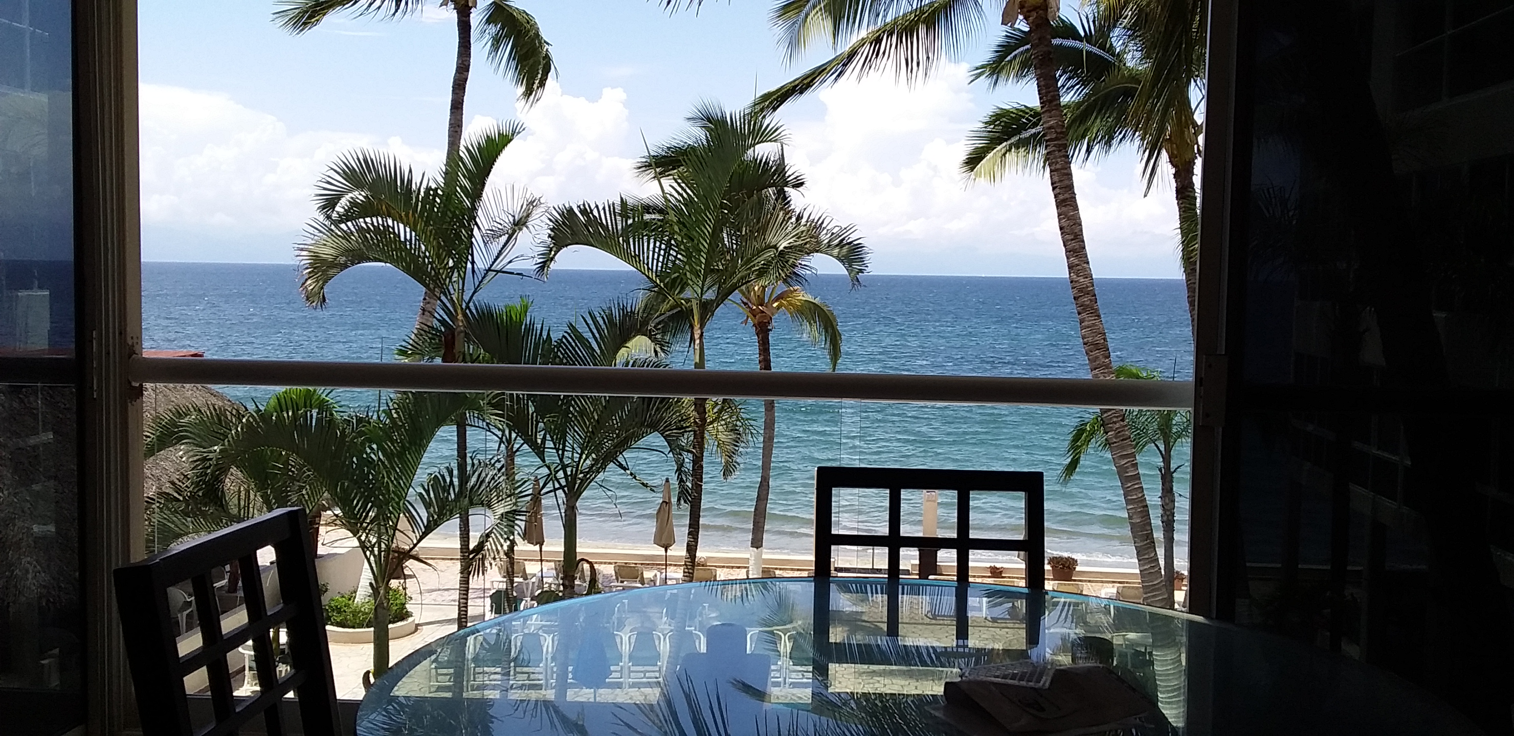 Beachfront 2 BR, 2 bath, nice views