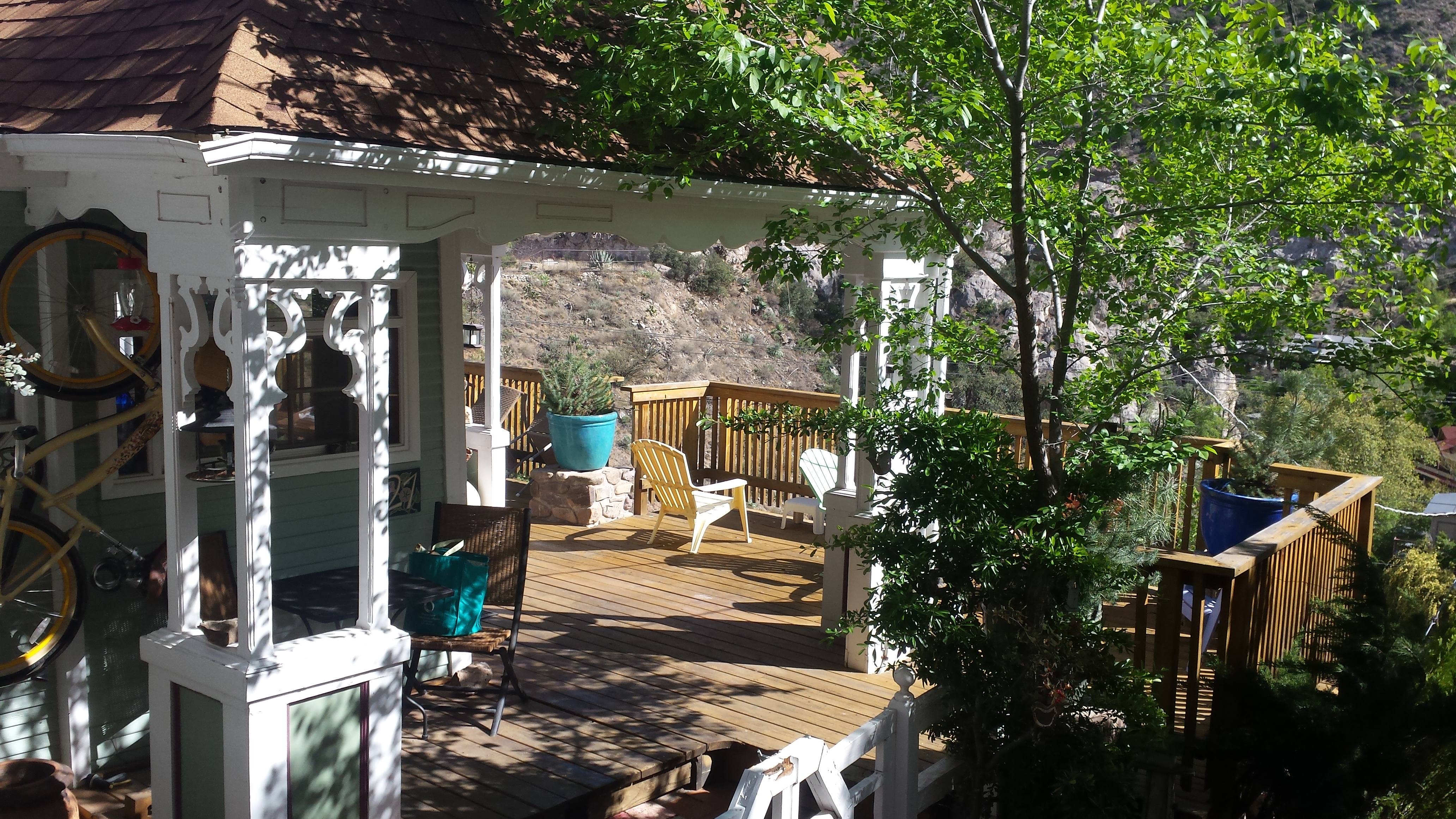 The Perfect Weekender Victorian with views & deck!
