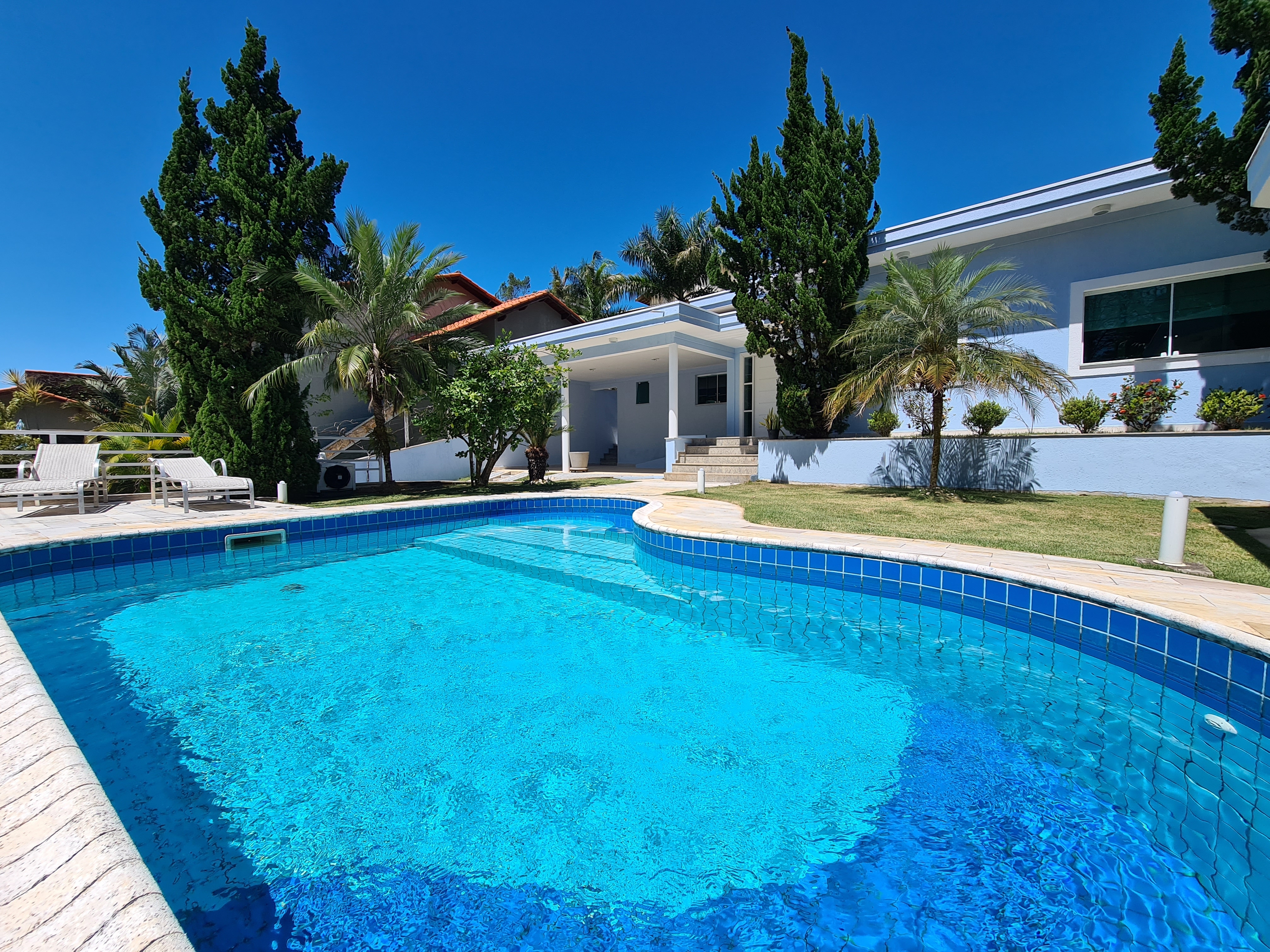 Beautiful house with Igaratá gated community pool