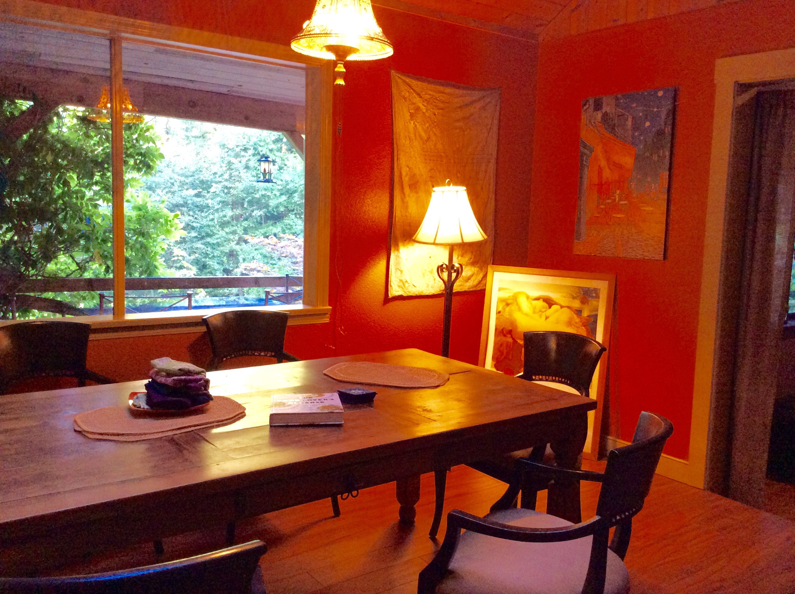 Rustic home on acreage close to ferry