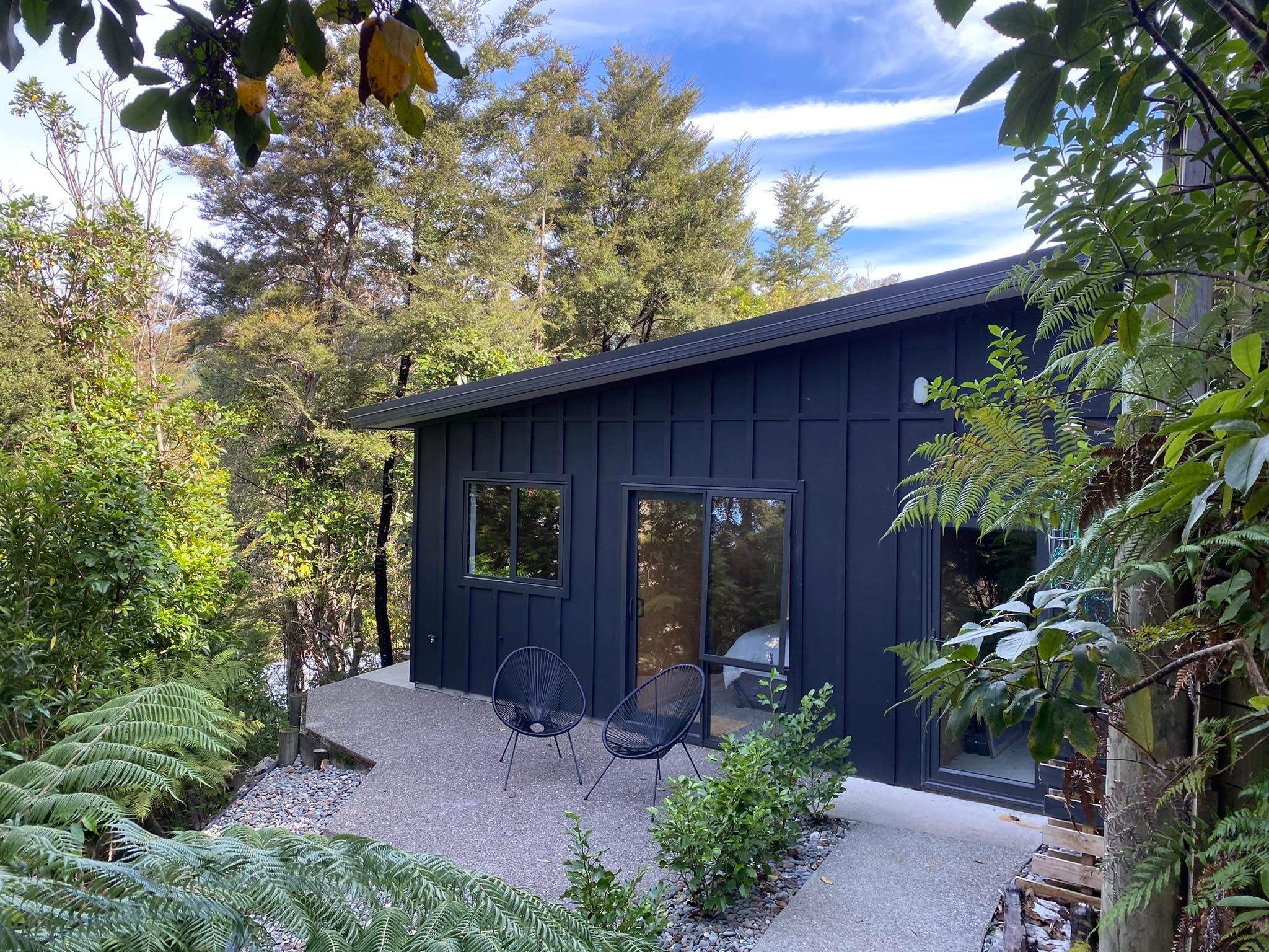 Modern Retreat in the Kaiteriteri Bush